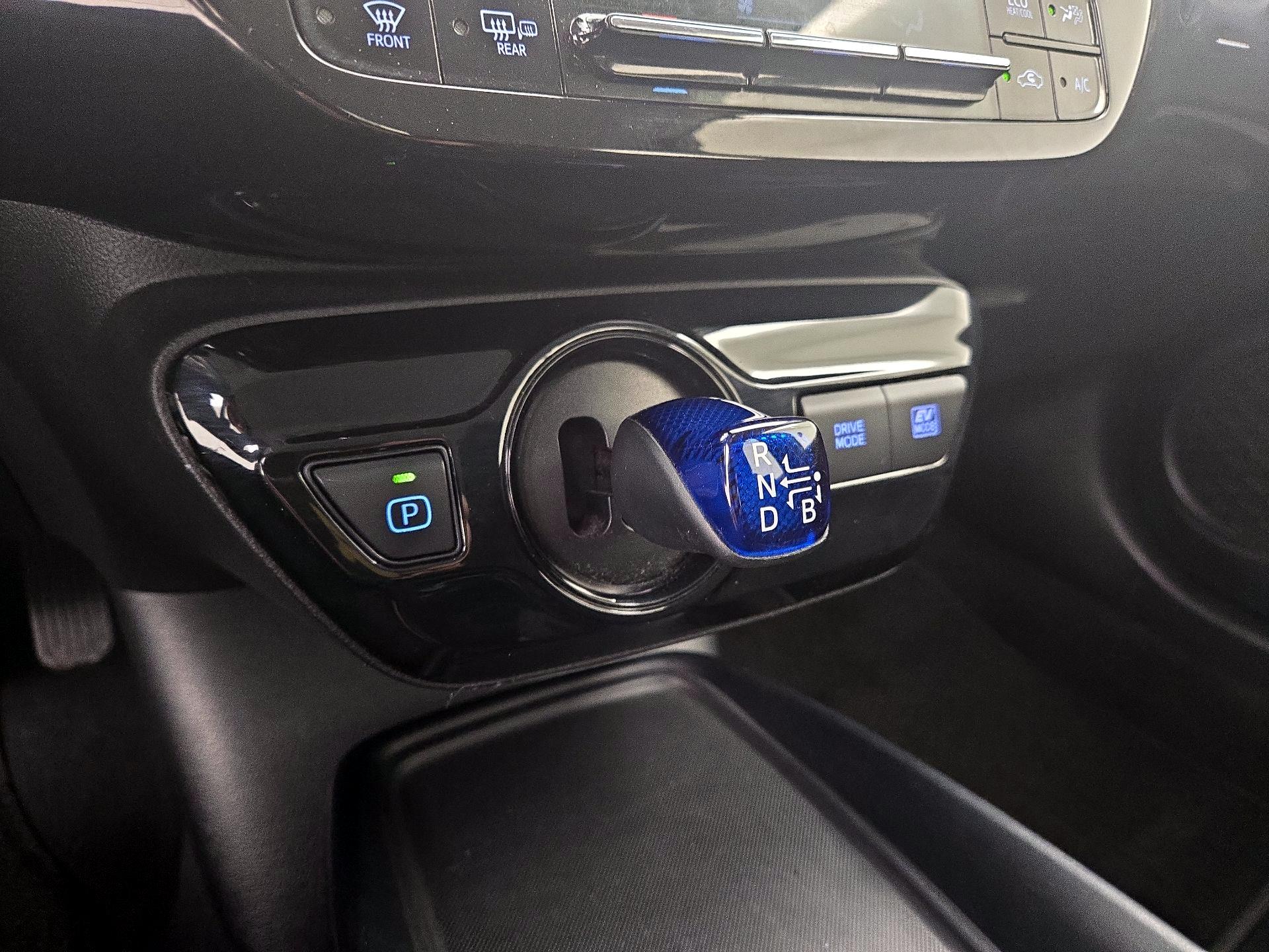 Thumbnail: 2022 Toyota Prius - 17