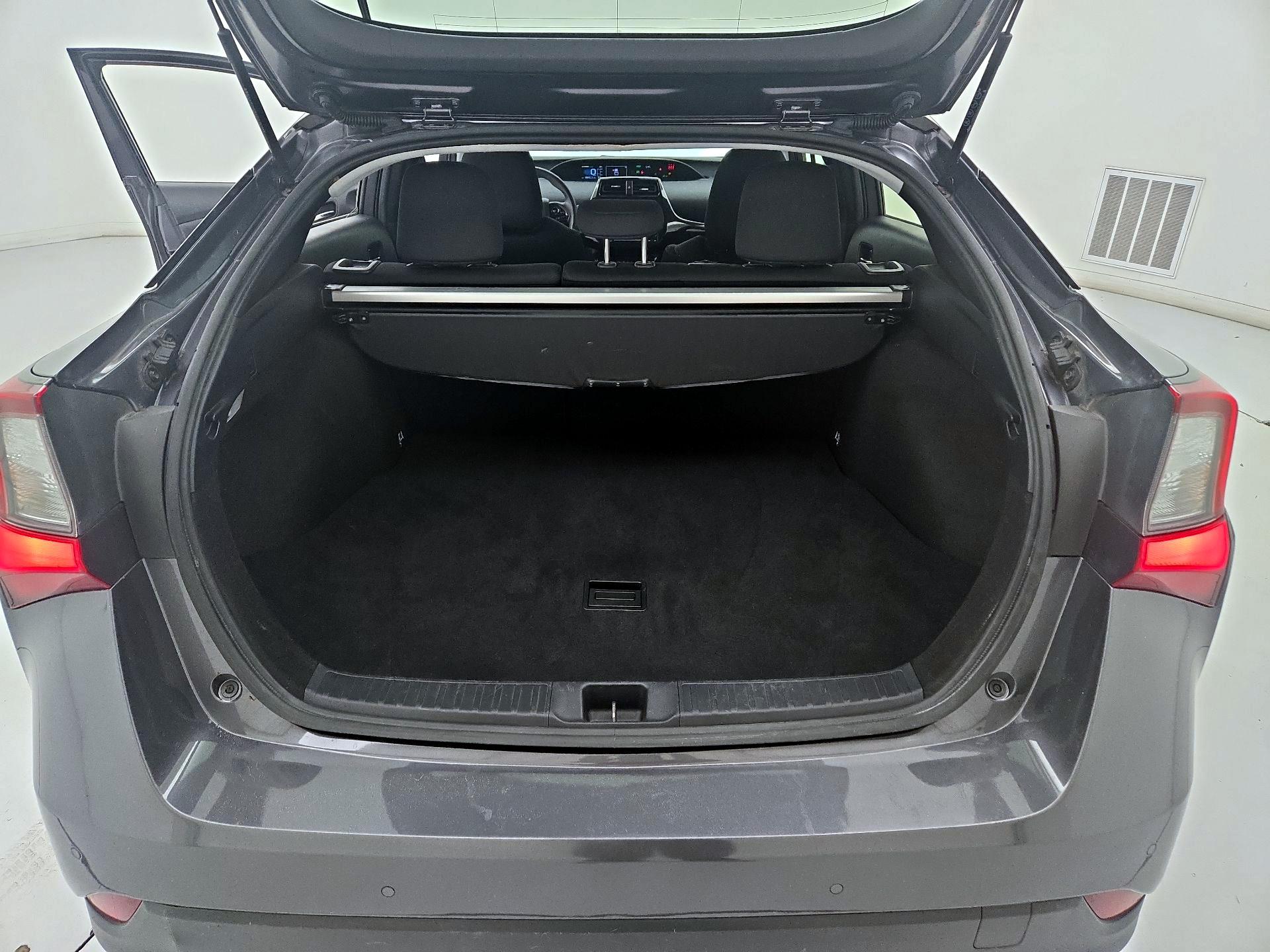 Thumbnail: 2022 Toyota Prius - 20