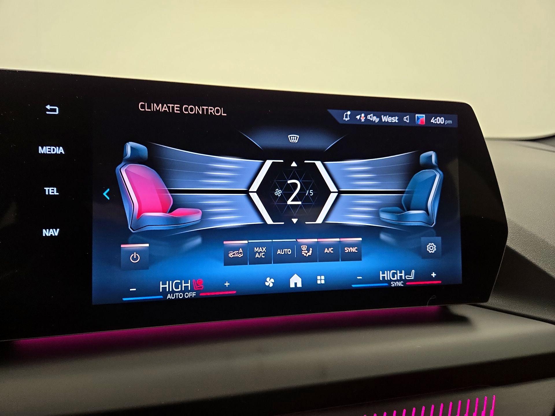 Thumbnail: 2025 BMW 2 Series - 16