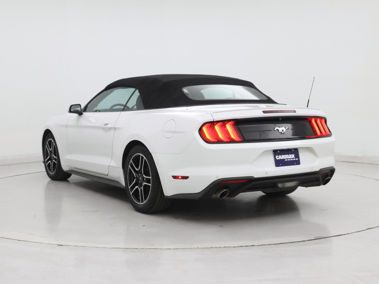 2022 Ford Mustang EcoBoost Premium - Photo 3