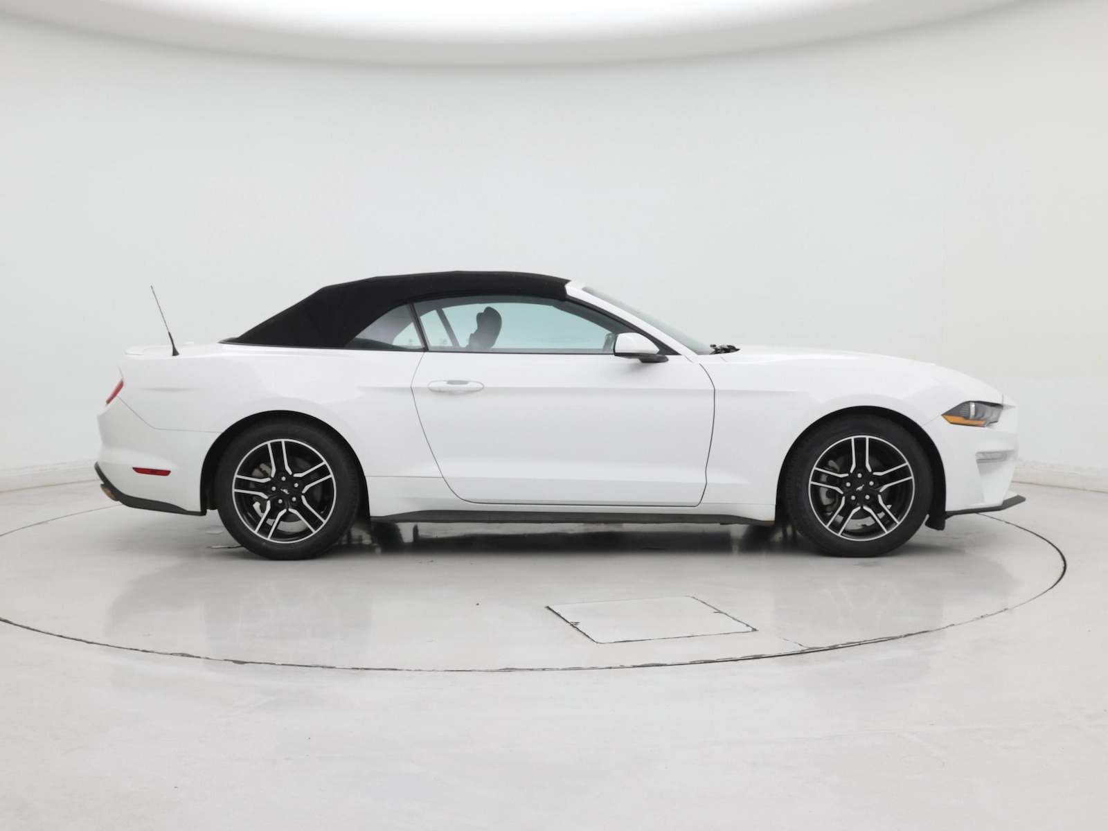 2022 Ford Mustang EcoBoost Premium - Photo 8