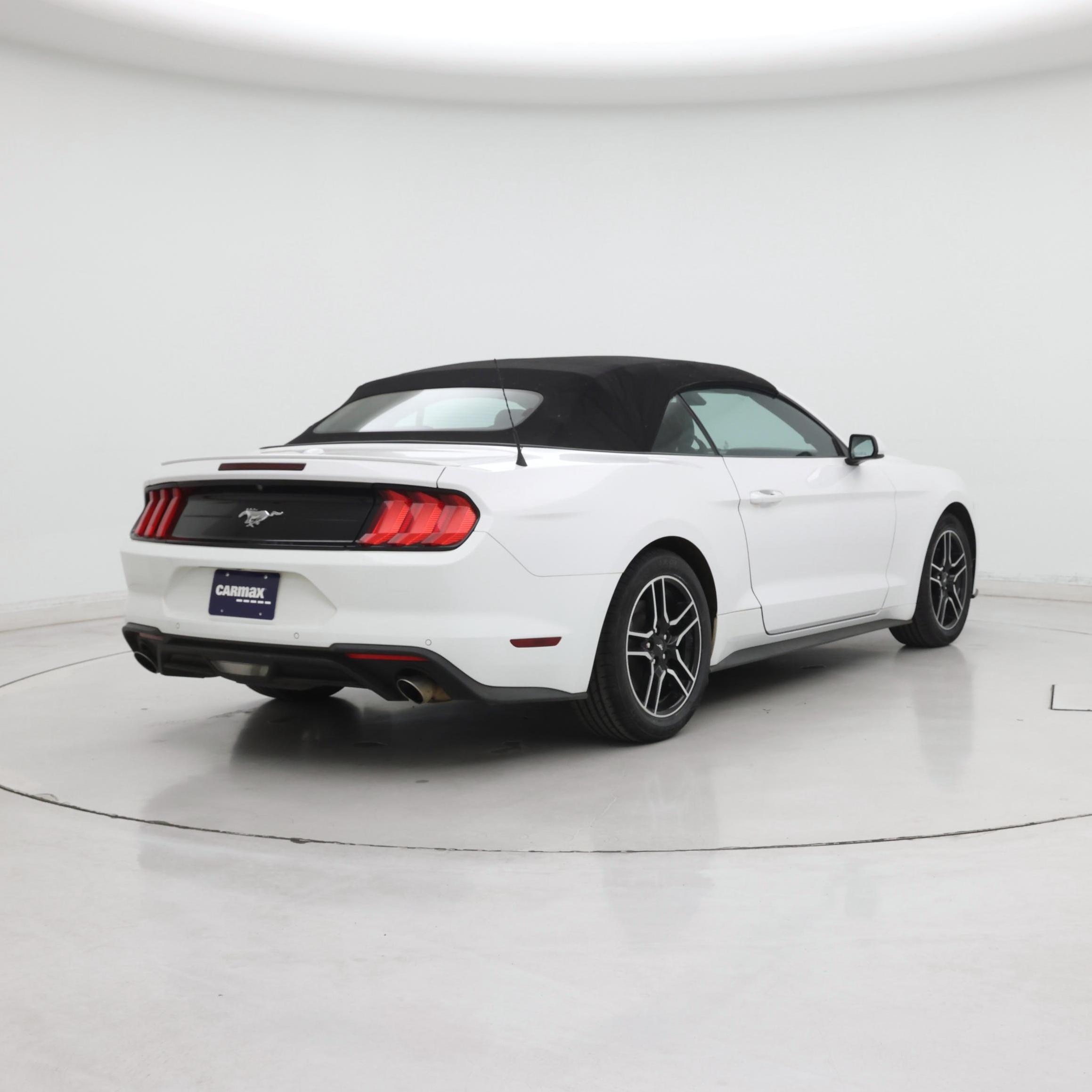 Thumbnail: 2022 Ford Mustang - 8