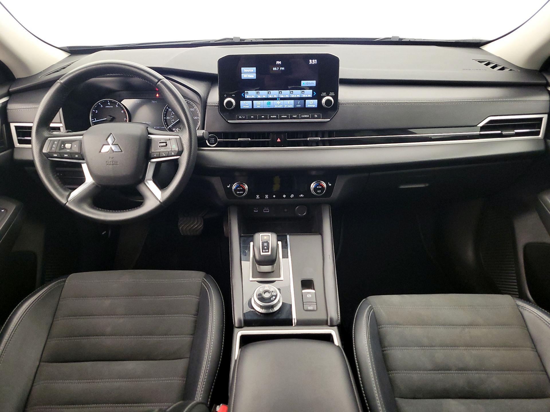 Thumbnail: 2024 Mitsubishi Outlander - 9