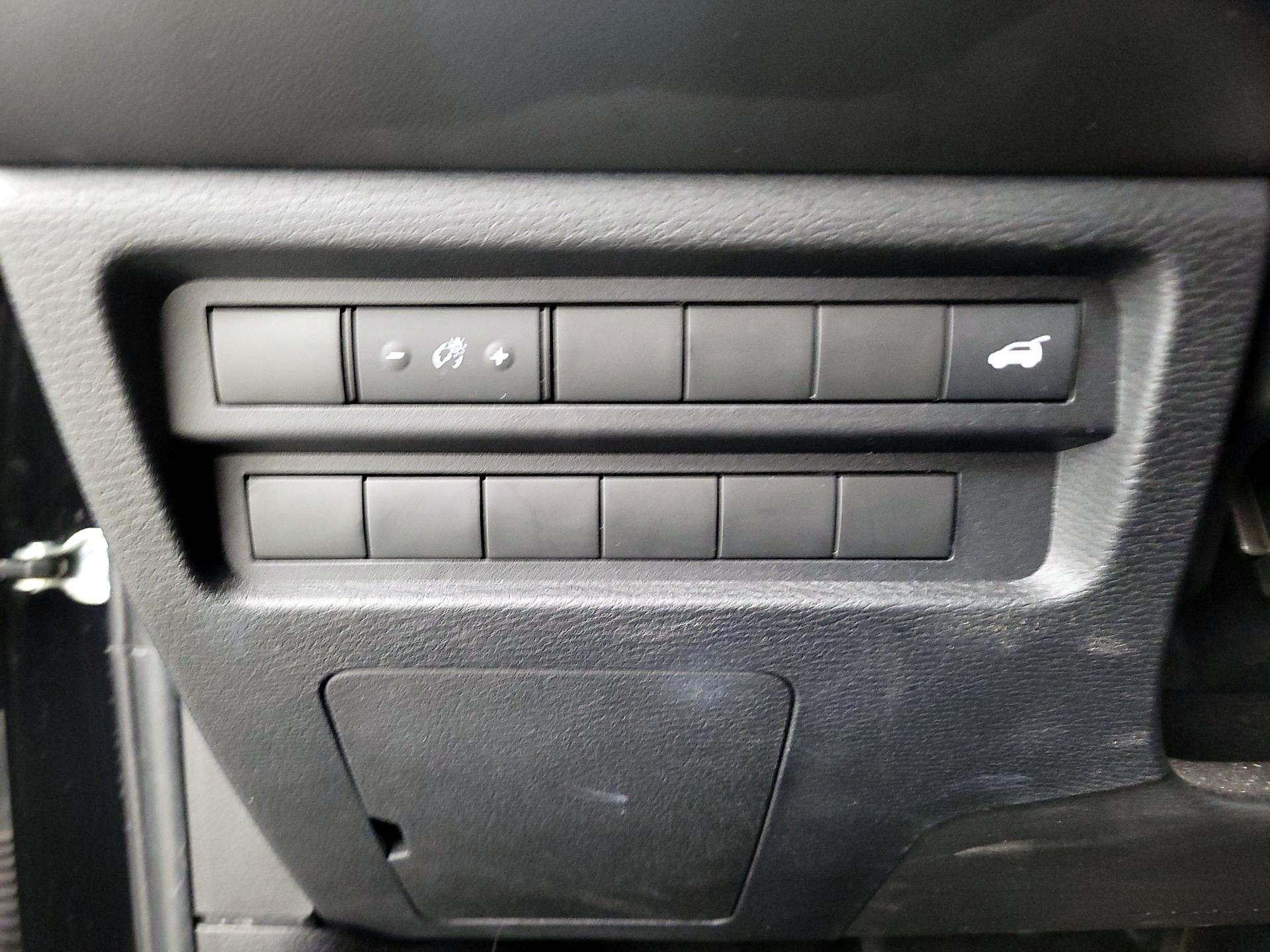 Thumbnail: 2024 Mitsubishi Outlander - 13