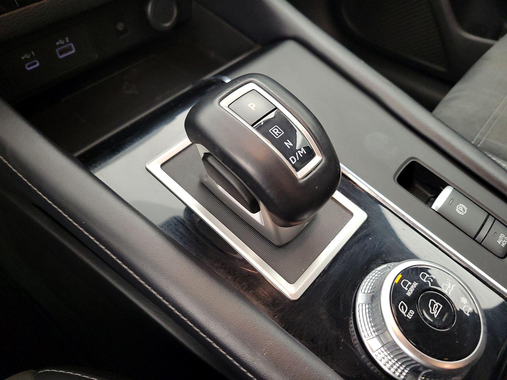 Thumbnail: 2024 Mitsubishi Outlander - 18