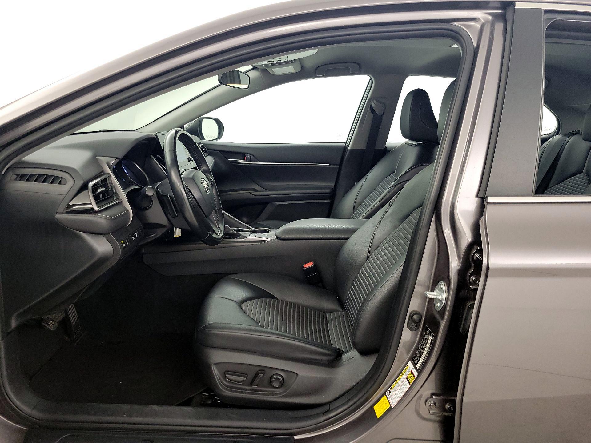 Thumbnail: 2022 Toyota Camry - 11