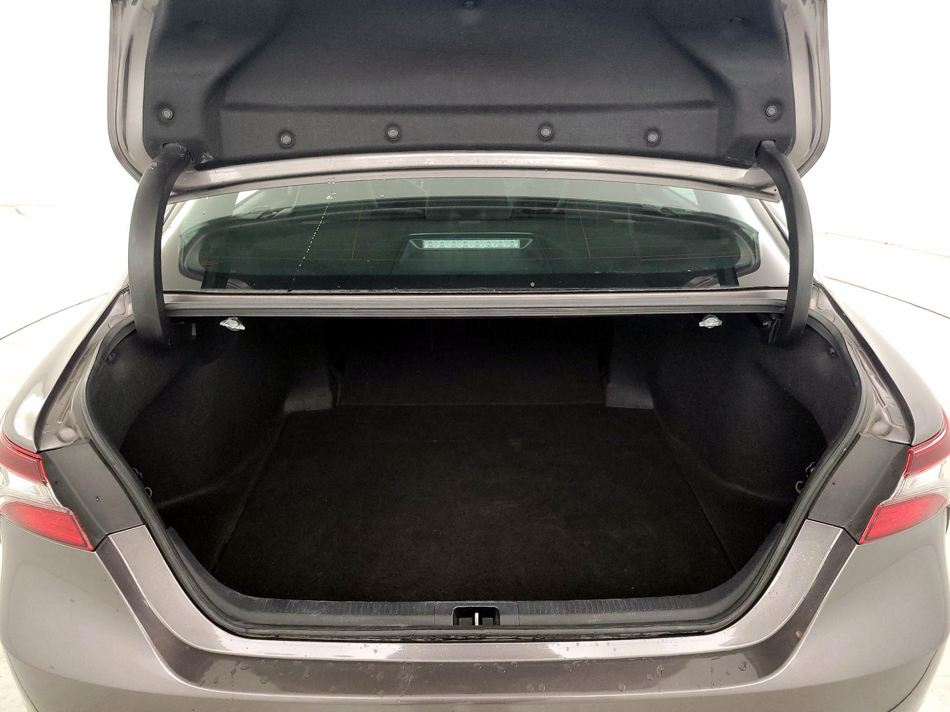 Thumbnail: 2022 Toyota Camry - 20