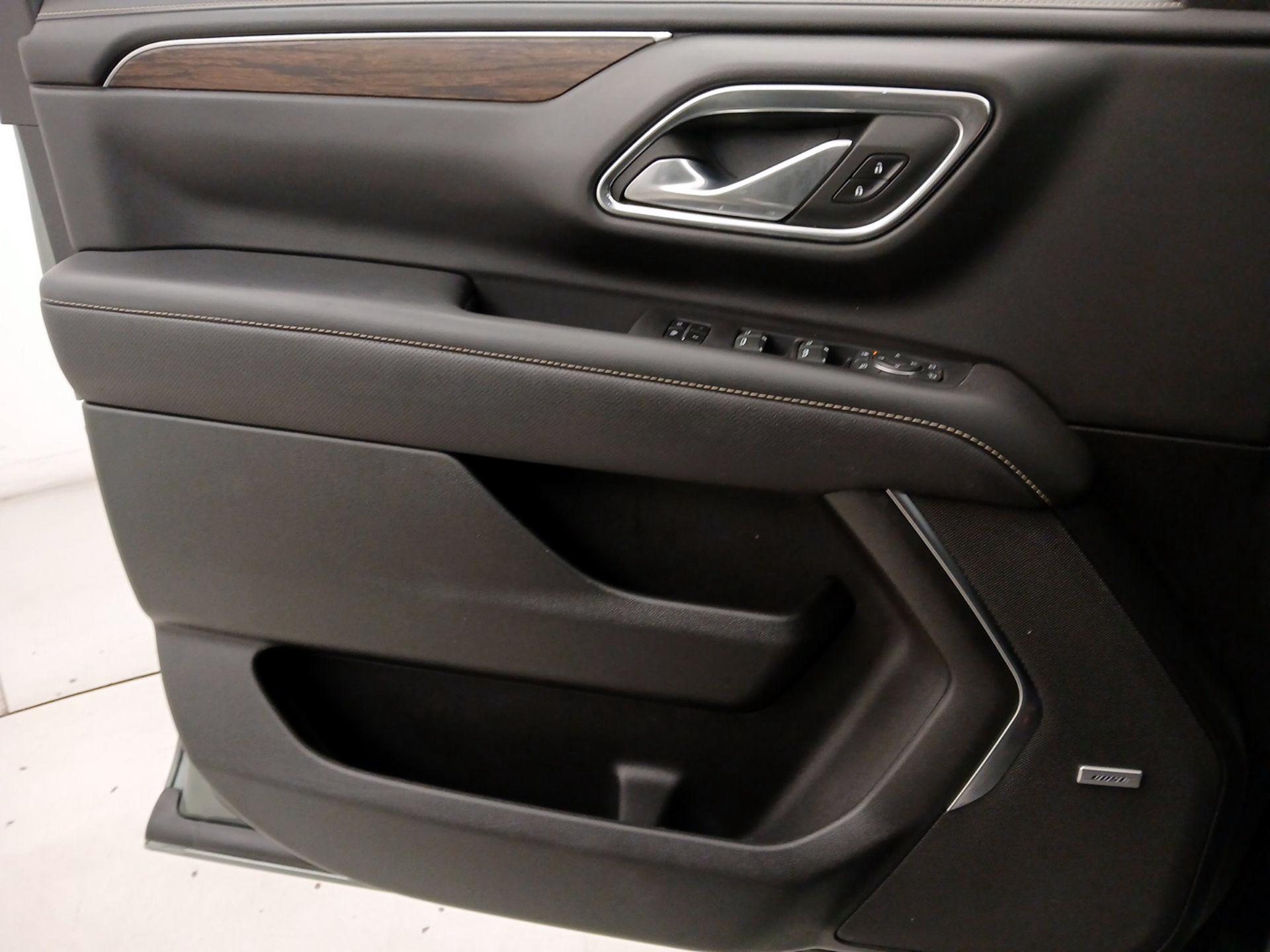 Thumbnail: 2023 Chevrolet Suburban - 12