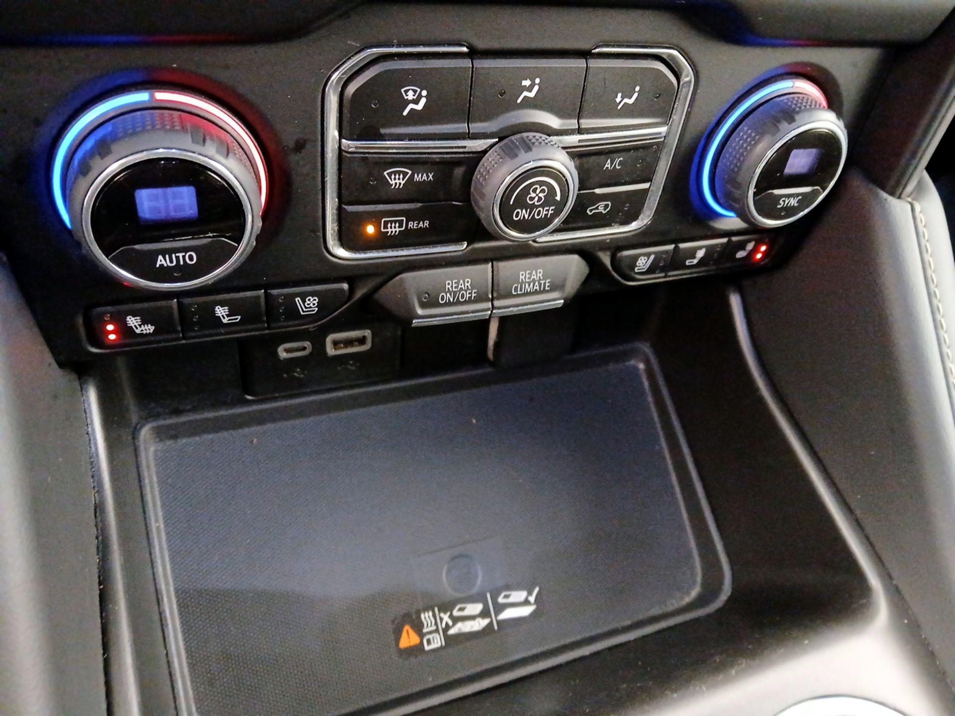 Thumbnail: 2023 Chevrolet Suburban - 16