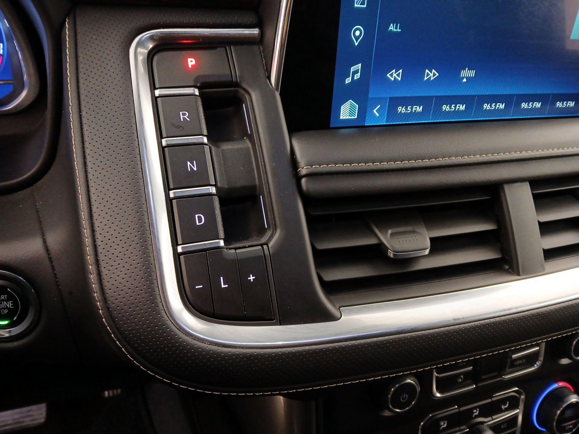 Thumbnail: 2023 Chevrolet Suburban - 17