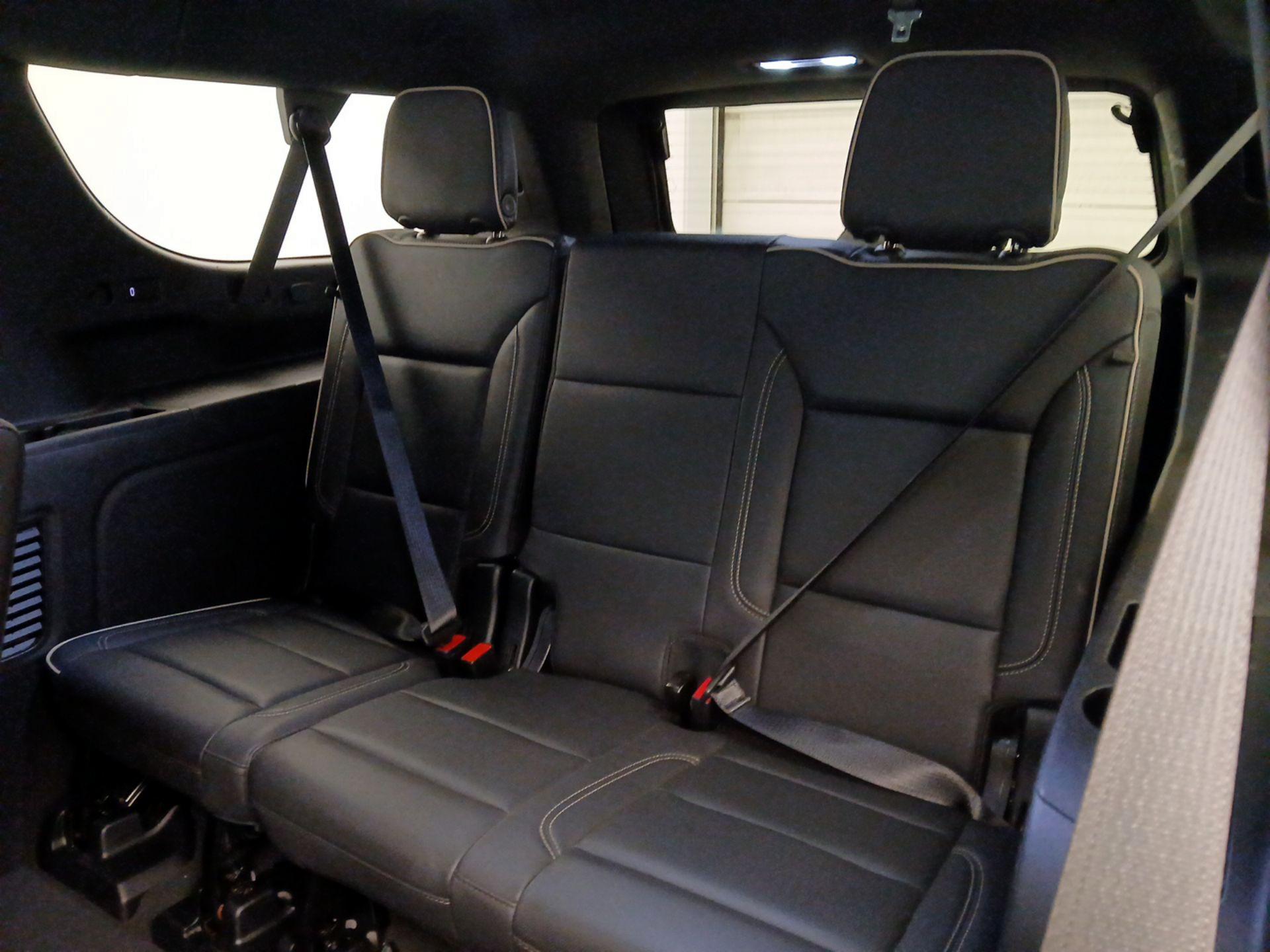 Thumbnail: 2023 Chevrolet Suburban - 20