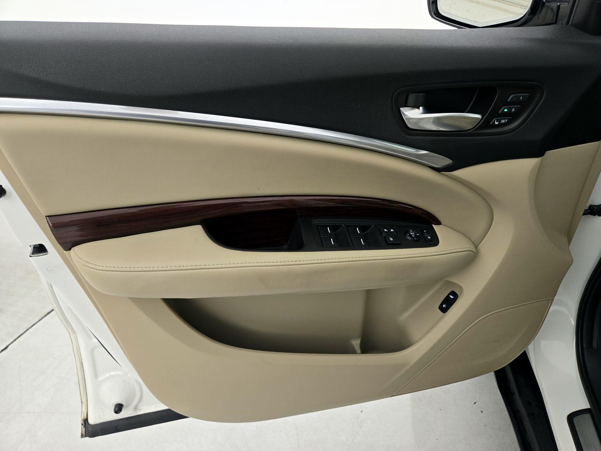 Thumbnail: 2016 Acura MDX - 12