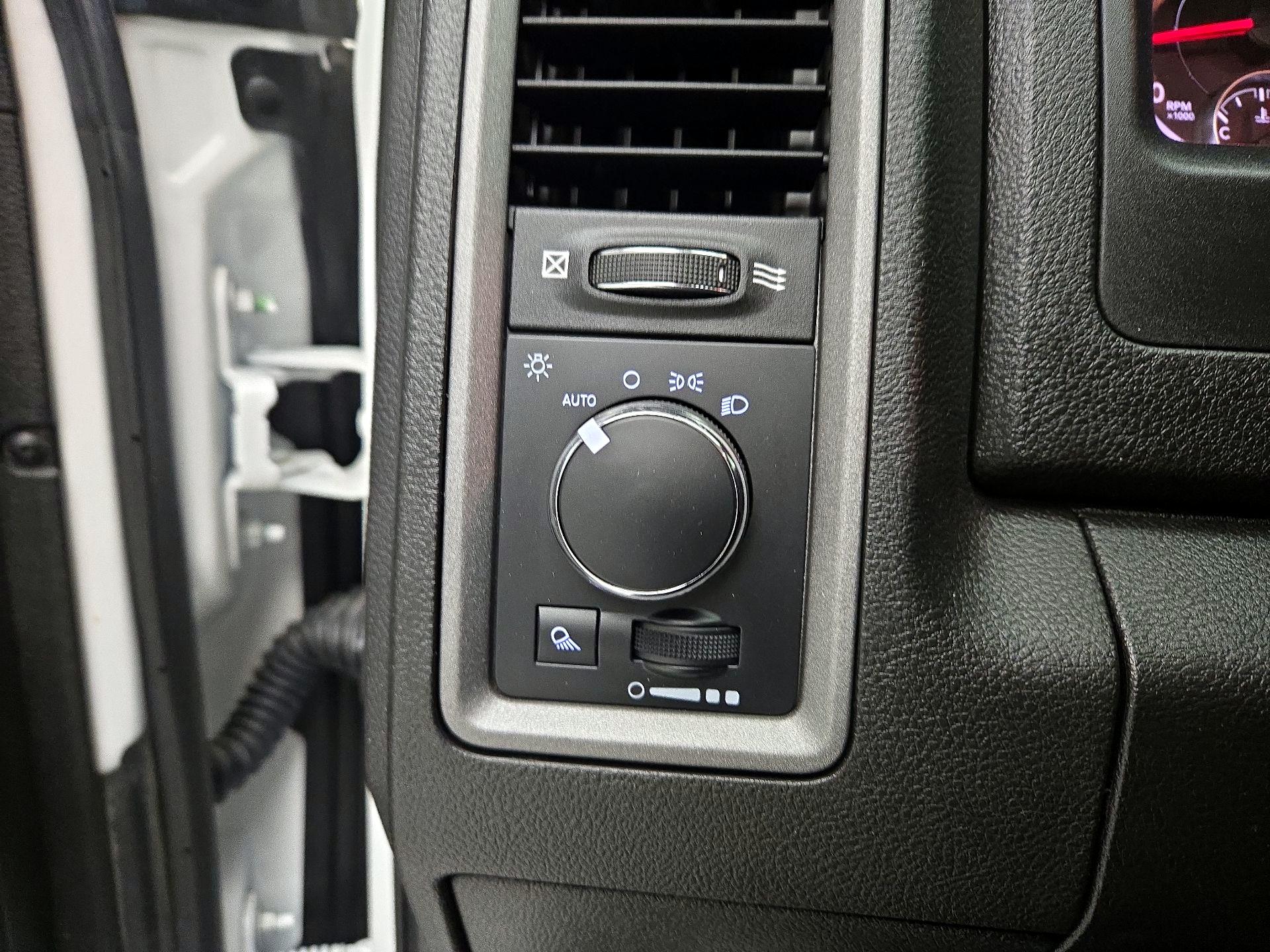 Thumbnail: 2022 RAM 1500 Classic - 13