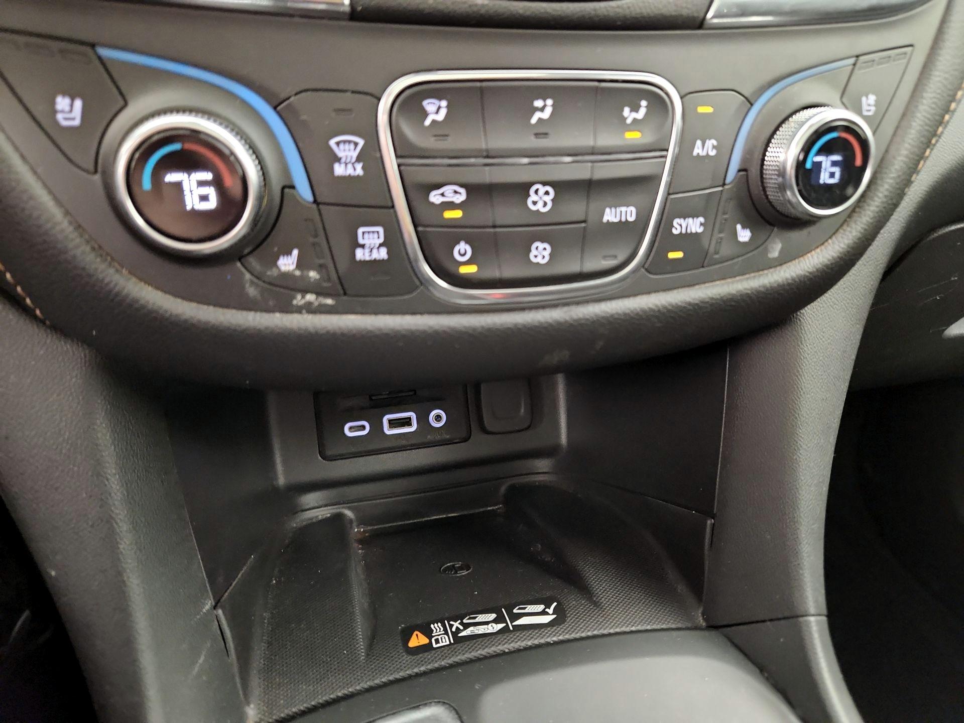 Thumbnail: 2020 Chevrolet Equinox - 17