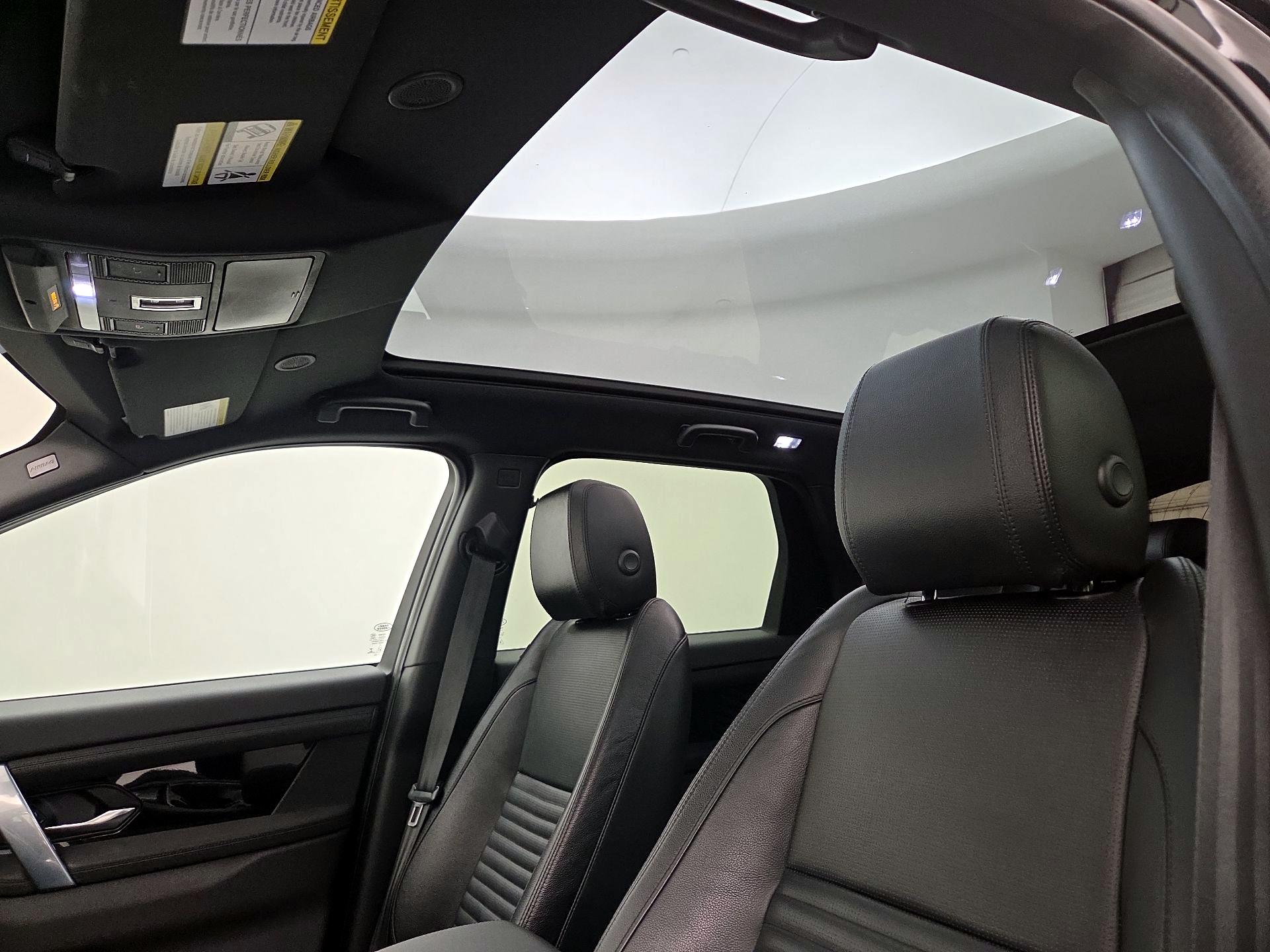 Thumbnail: 2021 Land Rover Discovery Sport - 20