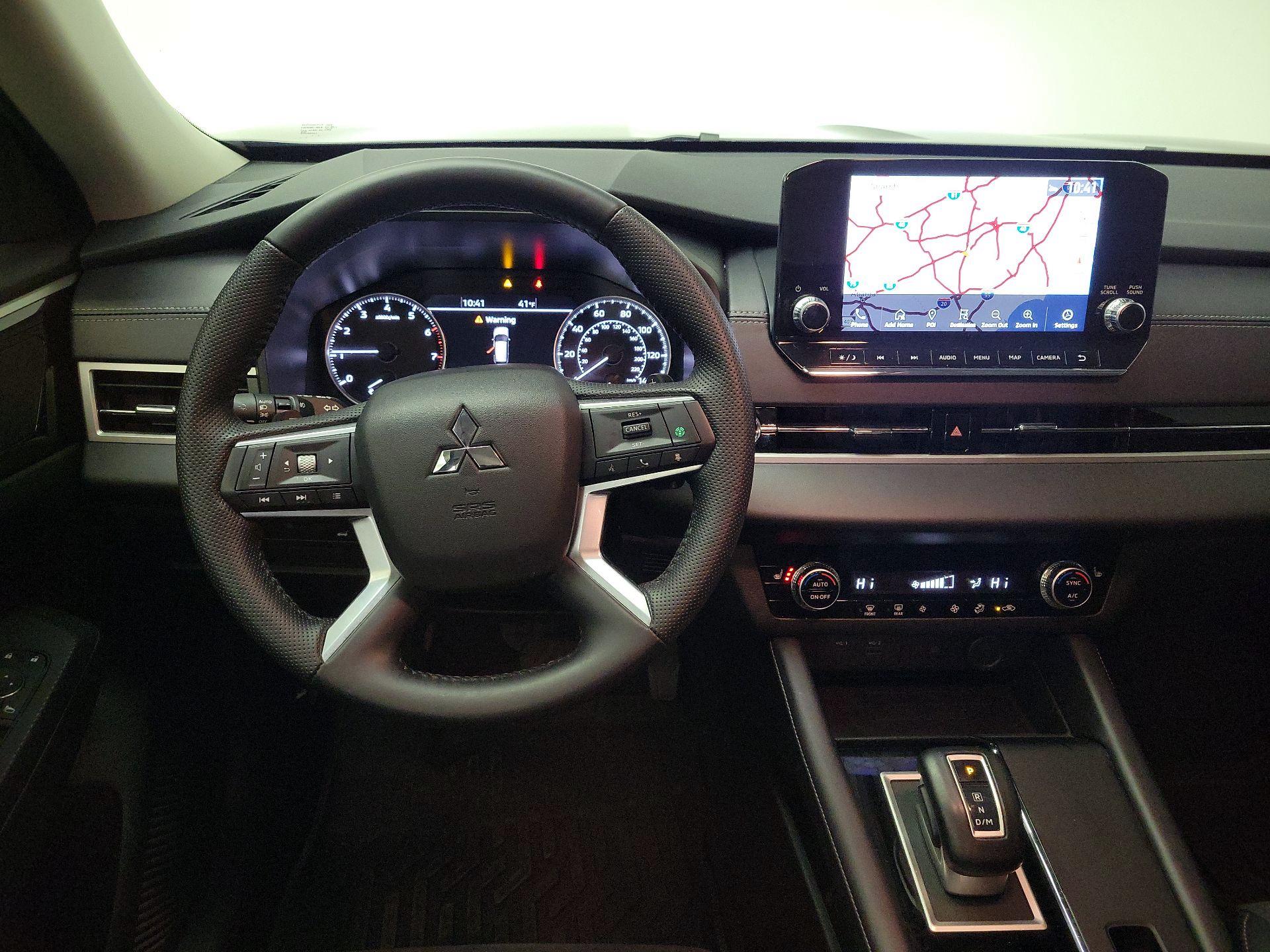 Thumbnail: 2024 Mitsubishi Outlander - 10