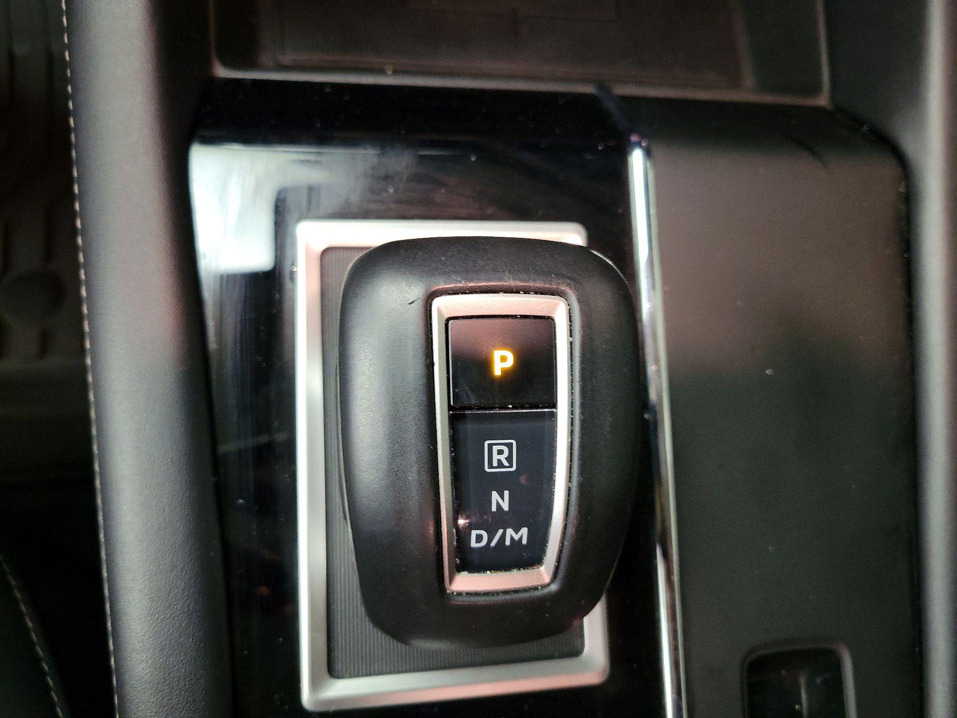 Thumbnail: 2024 Mitsubishi Outlander - 18