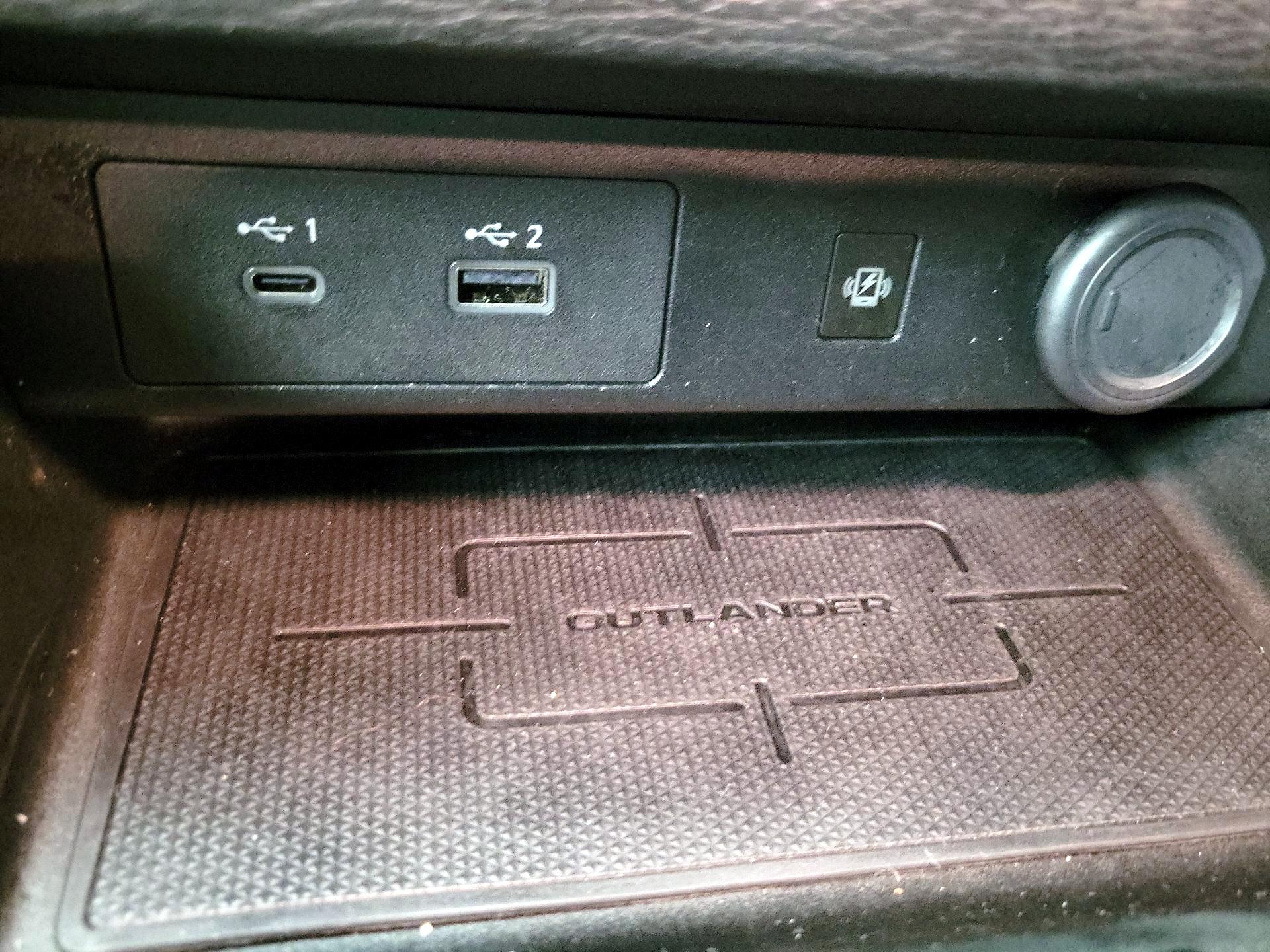 Thumbnail: 2024 Mitsubishi Outlander - 19