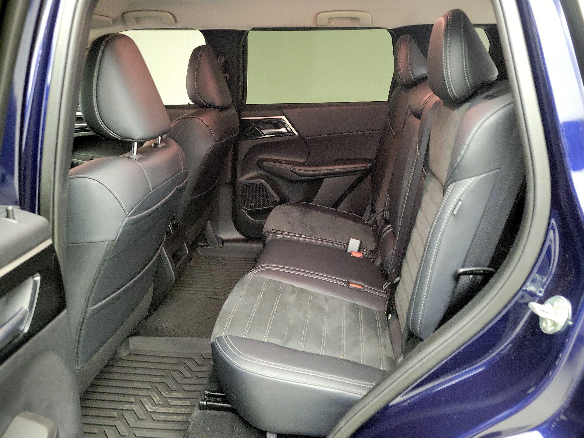 Thumbnail: 2024 Mitsubishi Outlander - 20