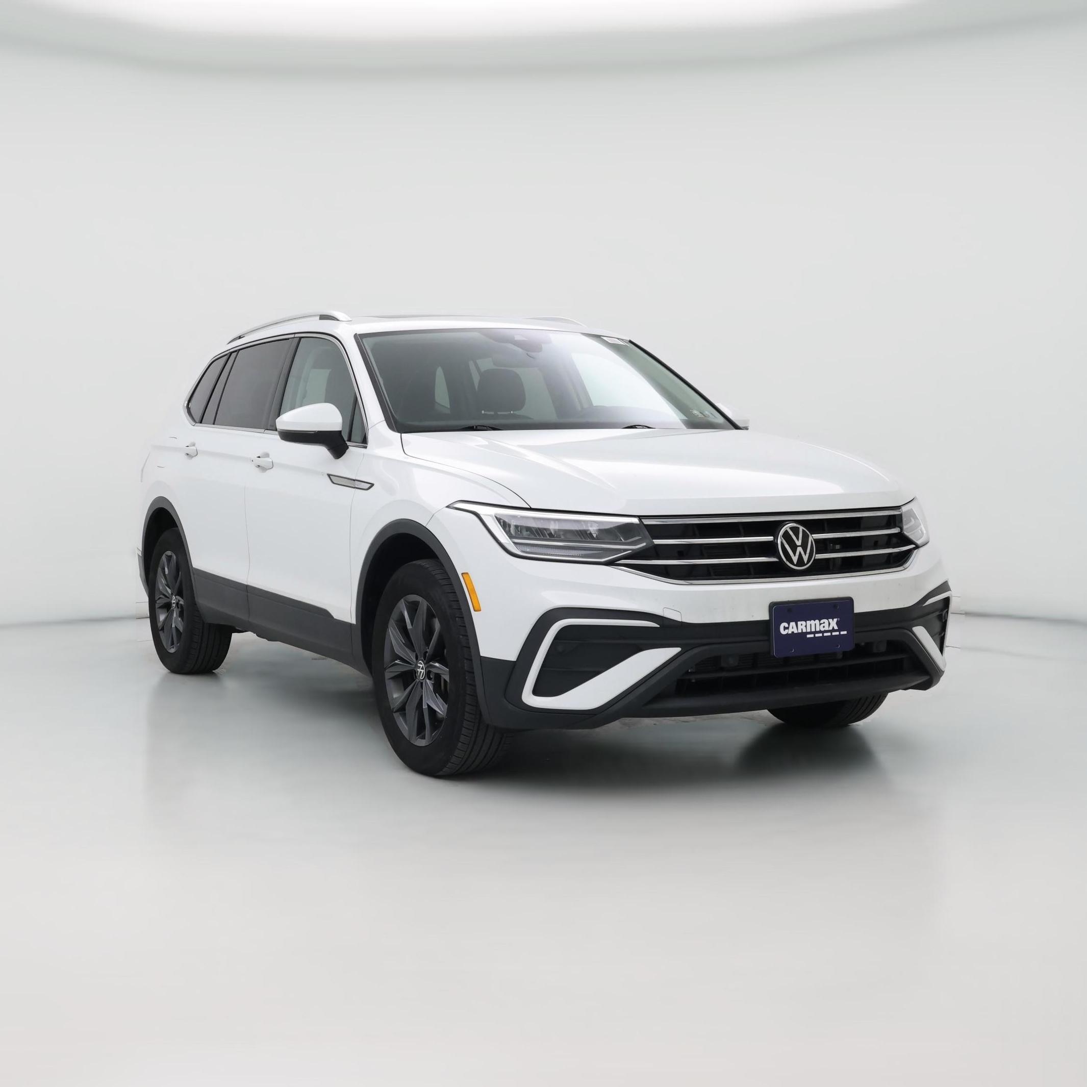 Thumbnail: 2023 Volkswagen Tiguan - 1