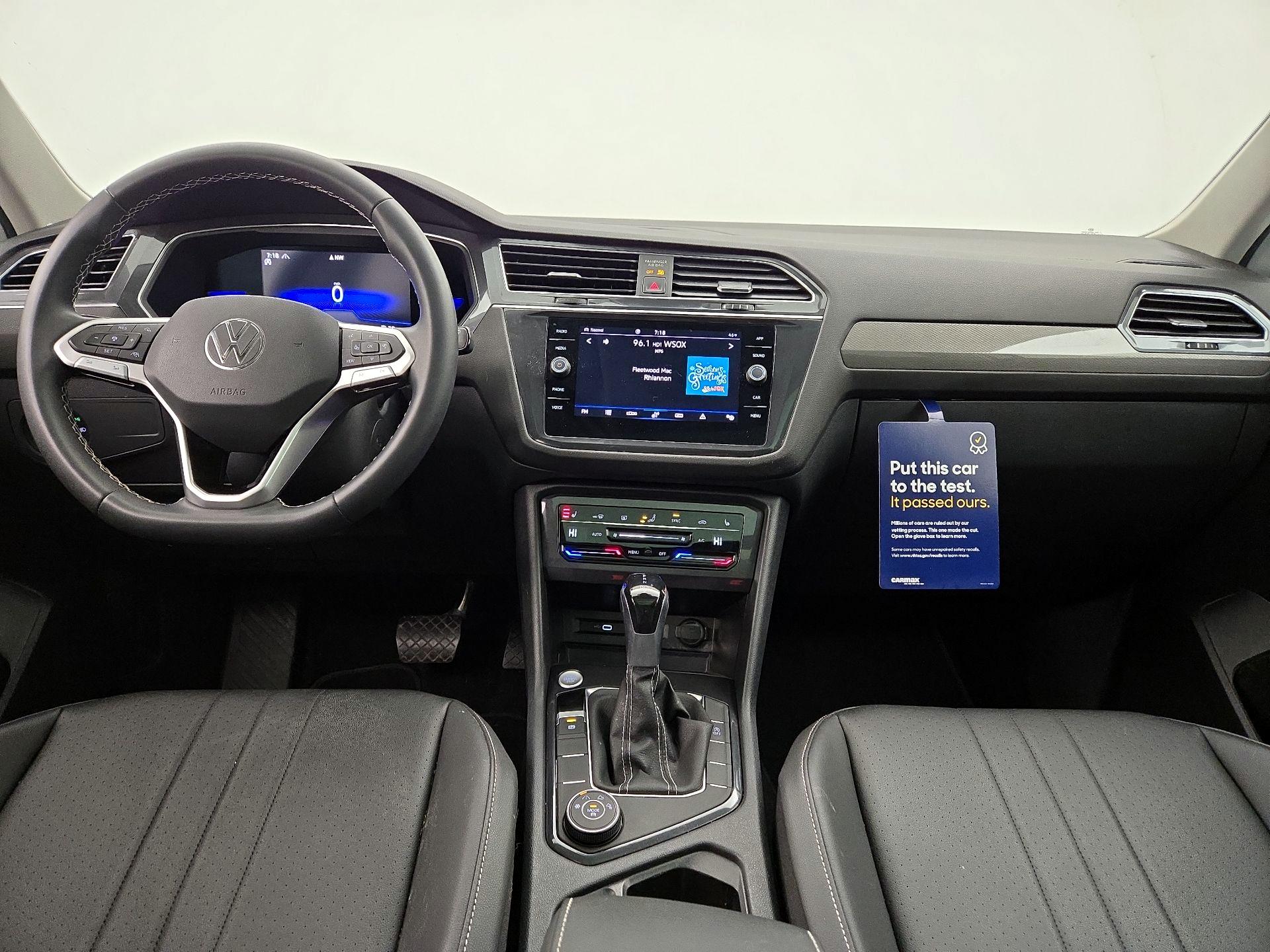 Thumbnail: 2023 Volkswagen Tiguan - 9