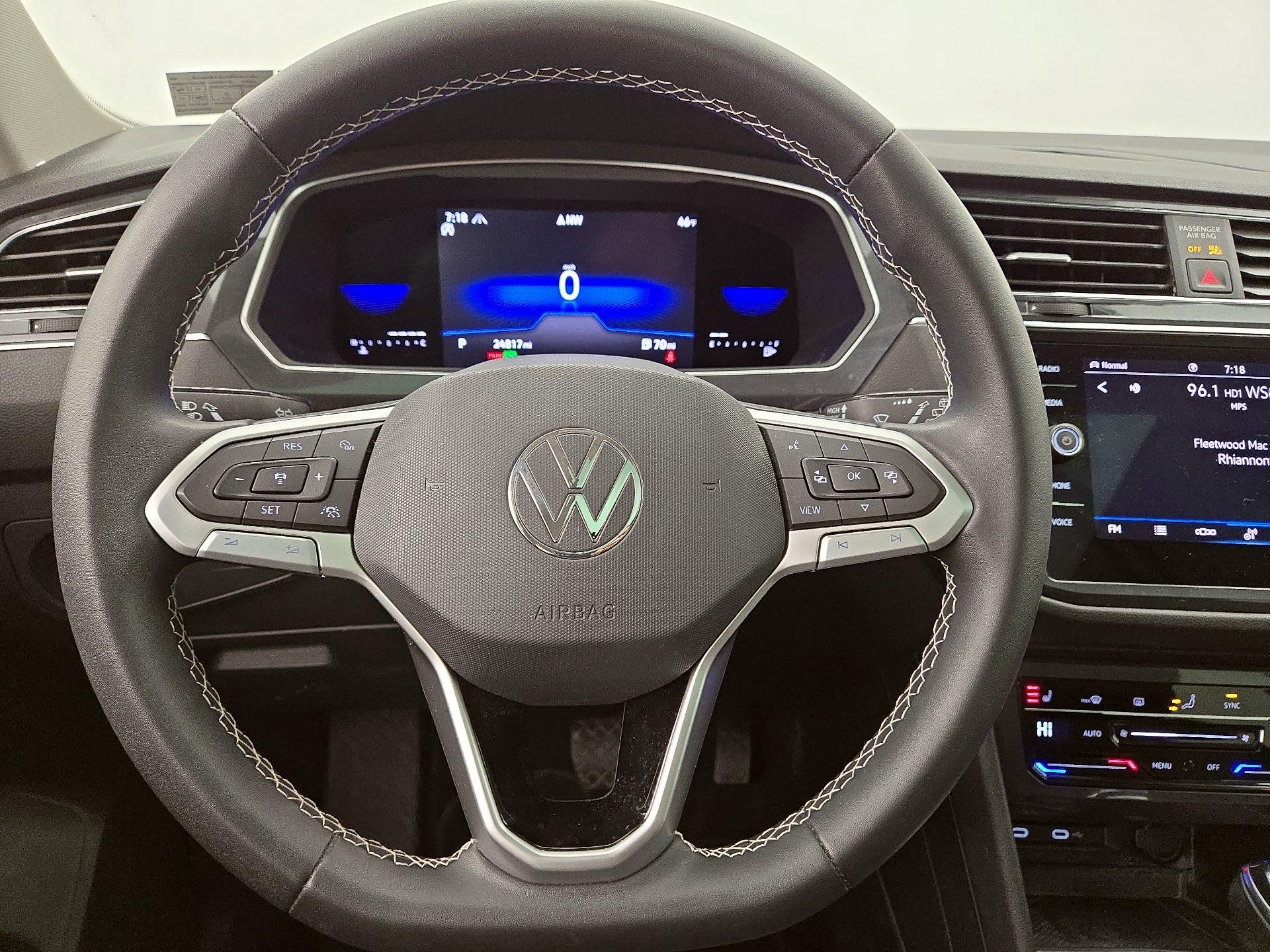 Thumbnail: 2023 Volkswagen Tiguan - 10