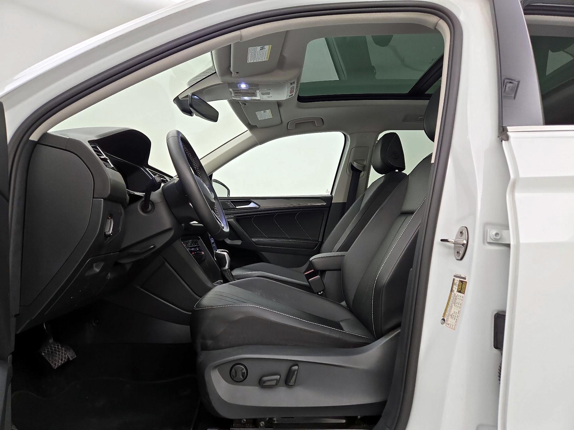 Thumbnail: 2023 Volkswagen Tiguan - 11