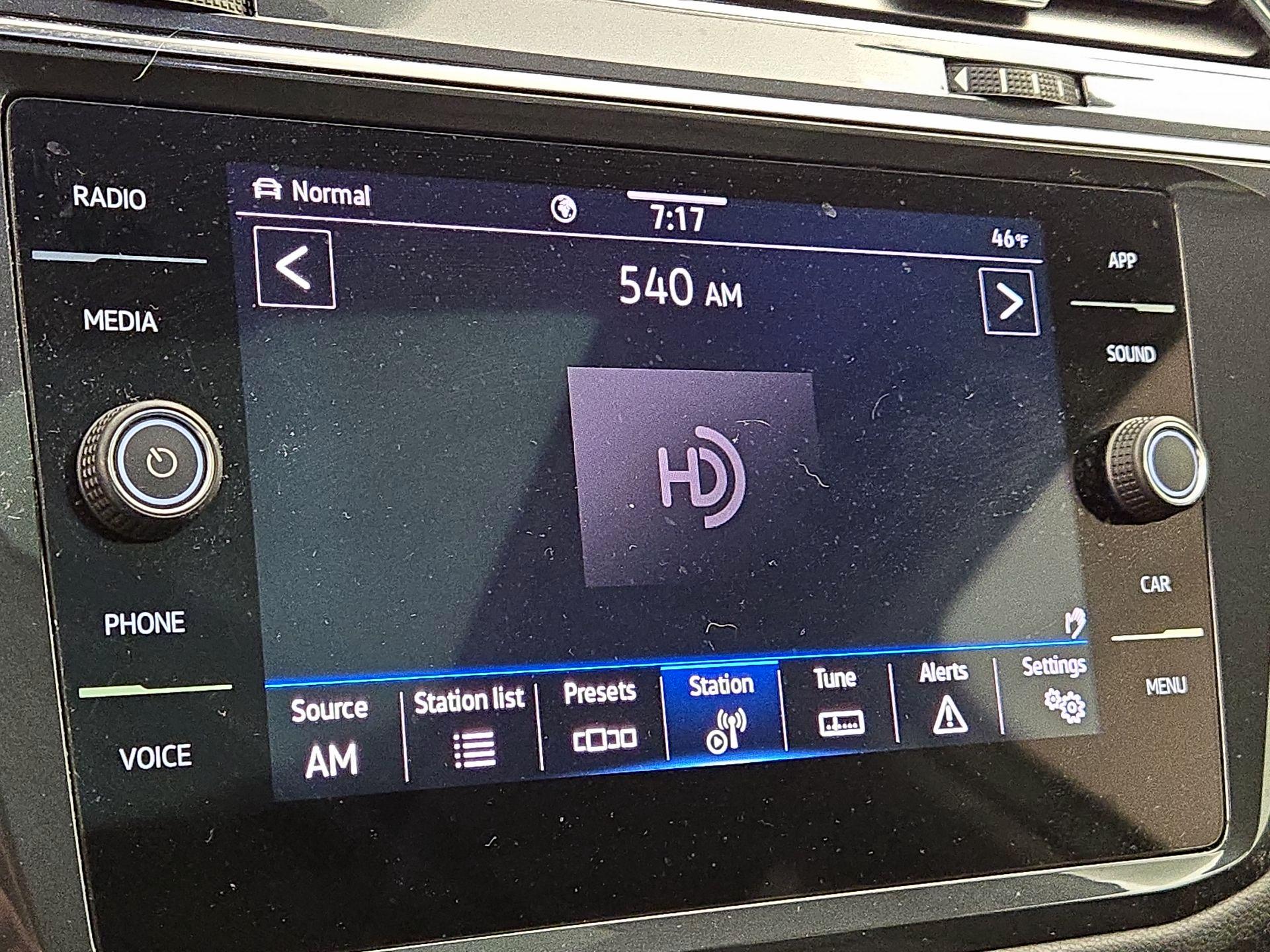 Thumbnail: 2023 Volkswagen Tiguan - 14