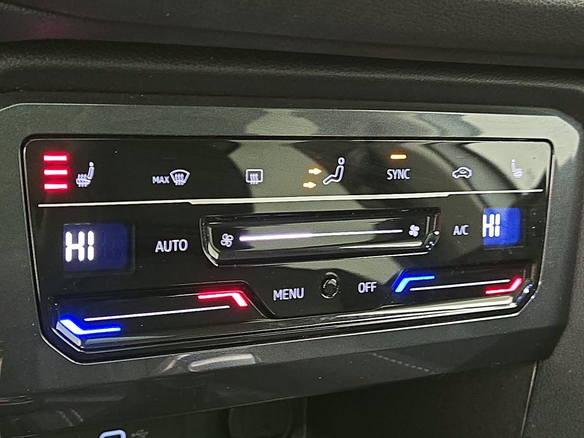 Thumbnail: 2023 Volkswagen Tiguan - 15