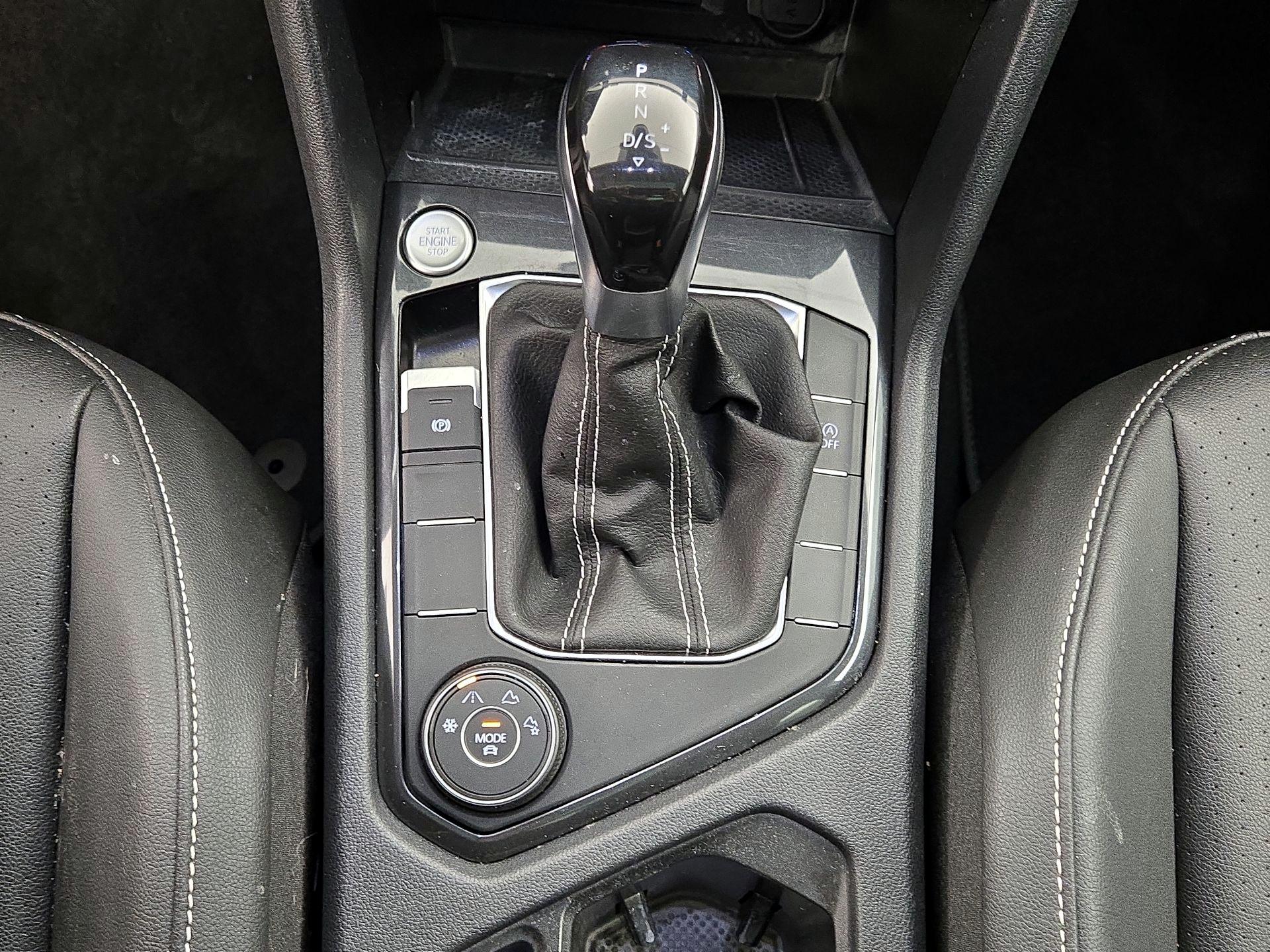 Thumbnail: 2023 Volkswagen Tiguan - 16