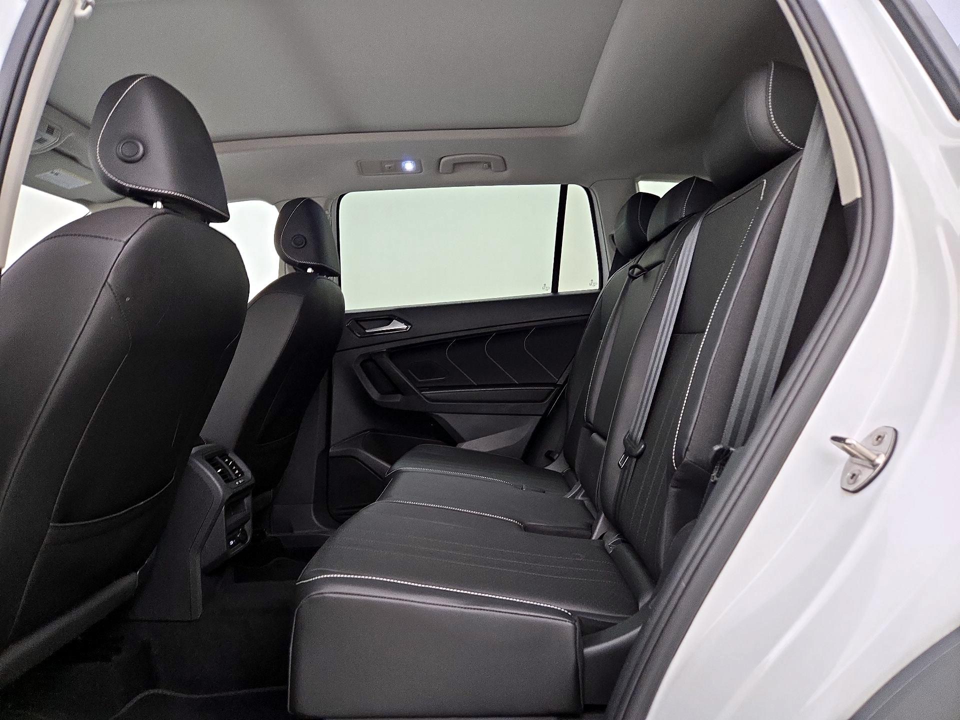 Thumbnail: 2023 Volkswagen Tiguan - 19