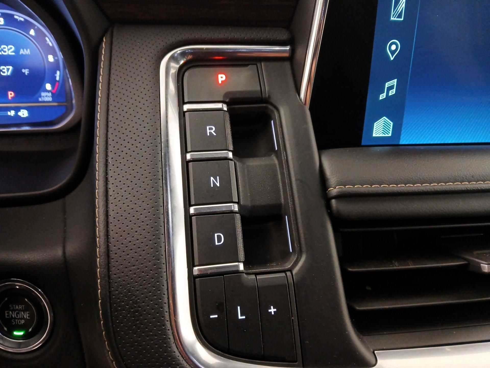 Thumbnail: 2023 Chevrolet Suburban - 17