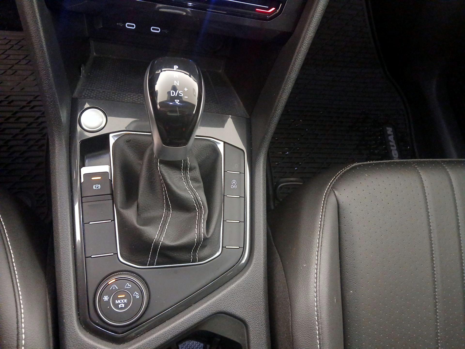 Thumbnail: 2022 Volkswagen Tiguan - 17