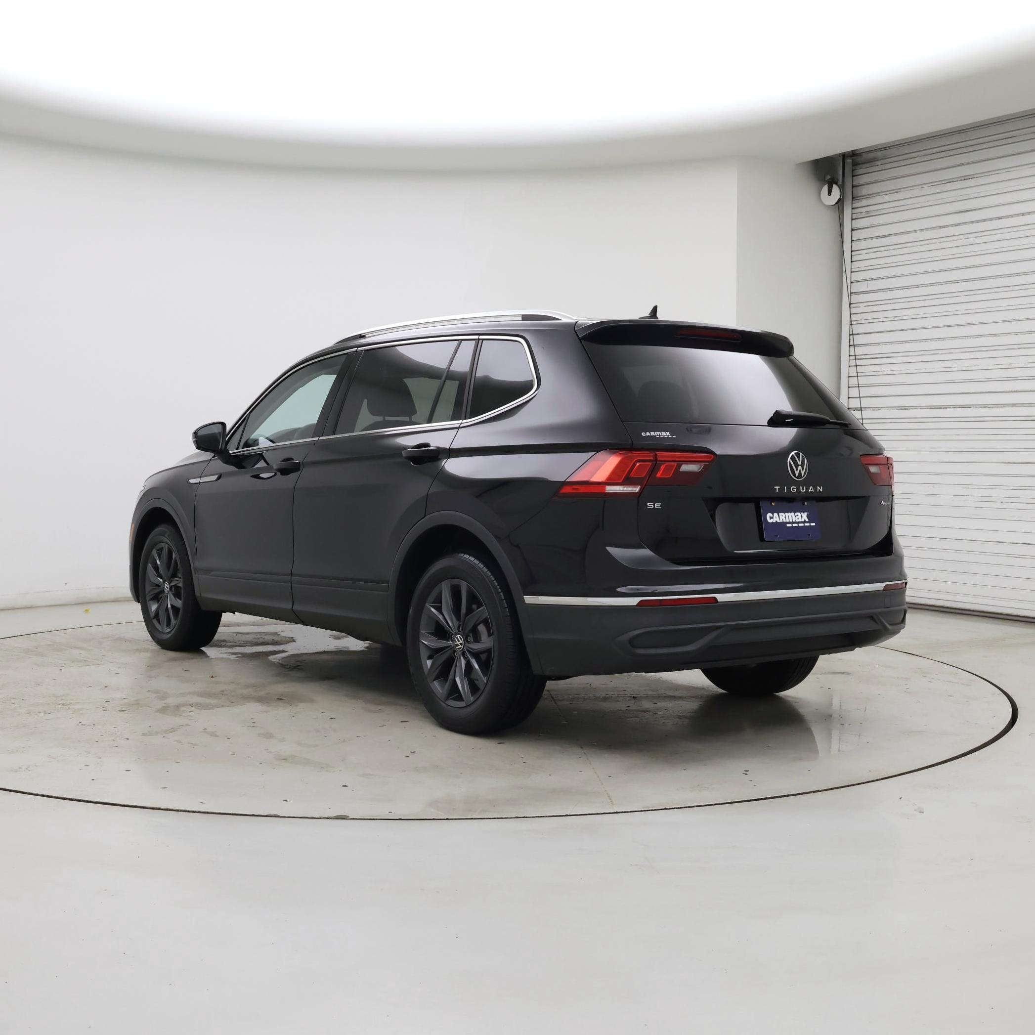 Thumbnail: 2022 Volkswagen Tiguan - 2