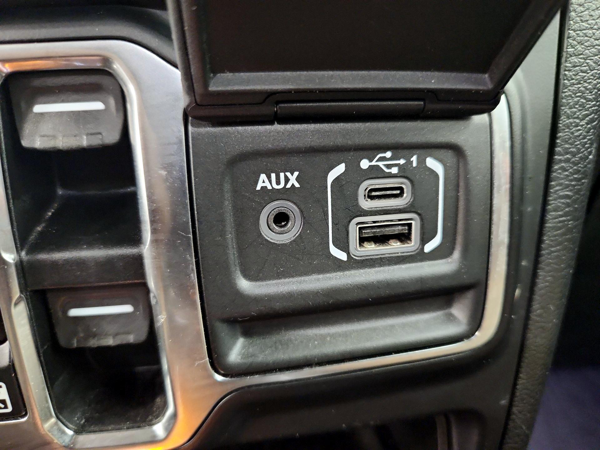 Thumbnail: 2021 Jeep Wrangler - 19