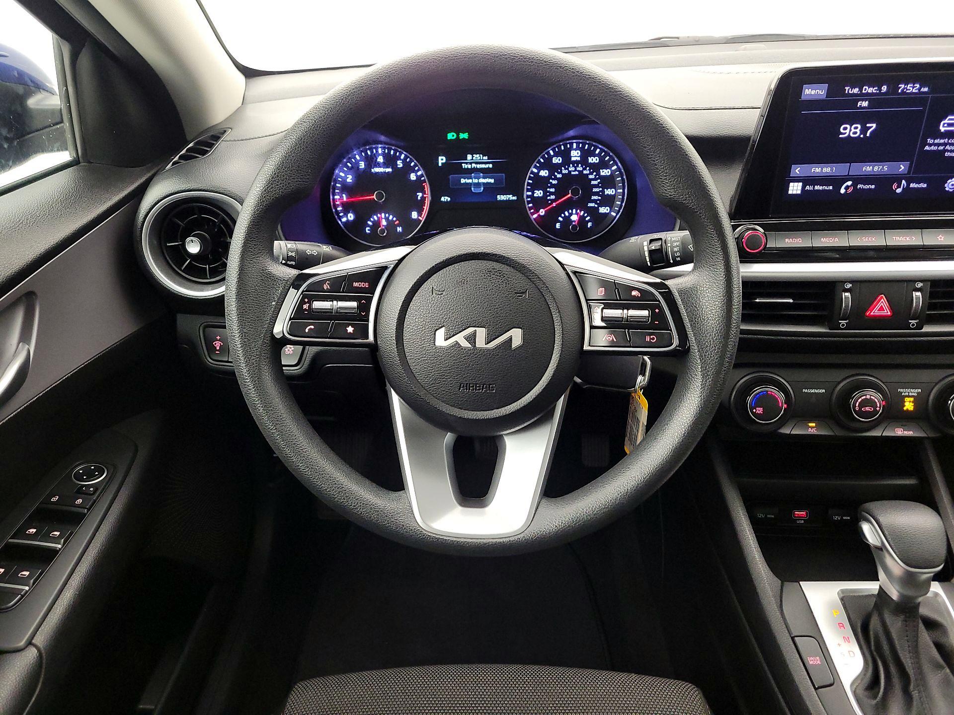 Thumbnail: 2023 Kia Forte - 10