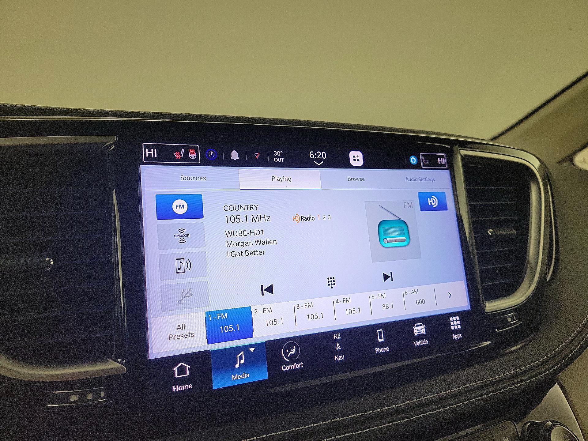 Thumbnail: 2022 Chrysler Pacifica - 16