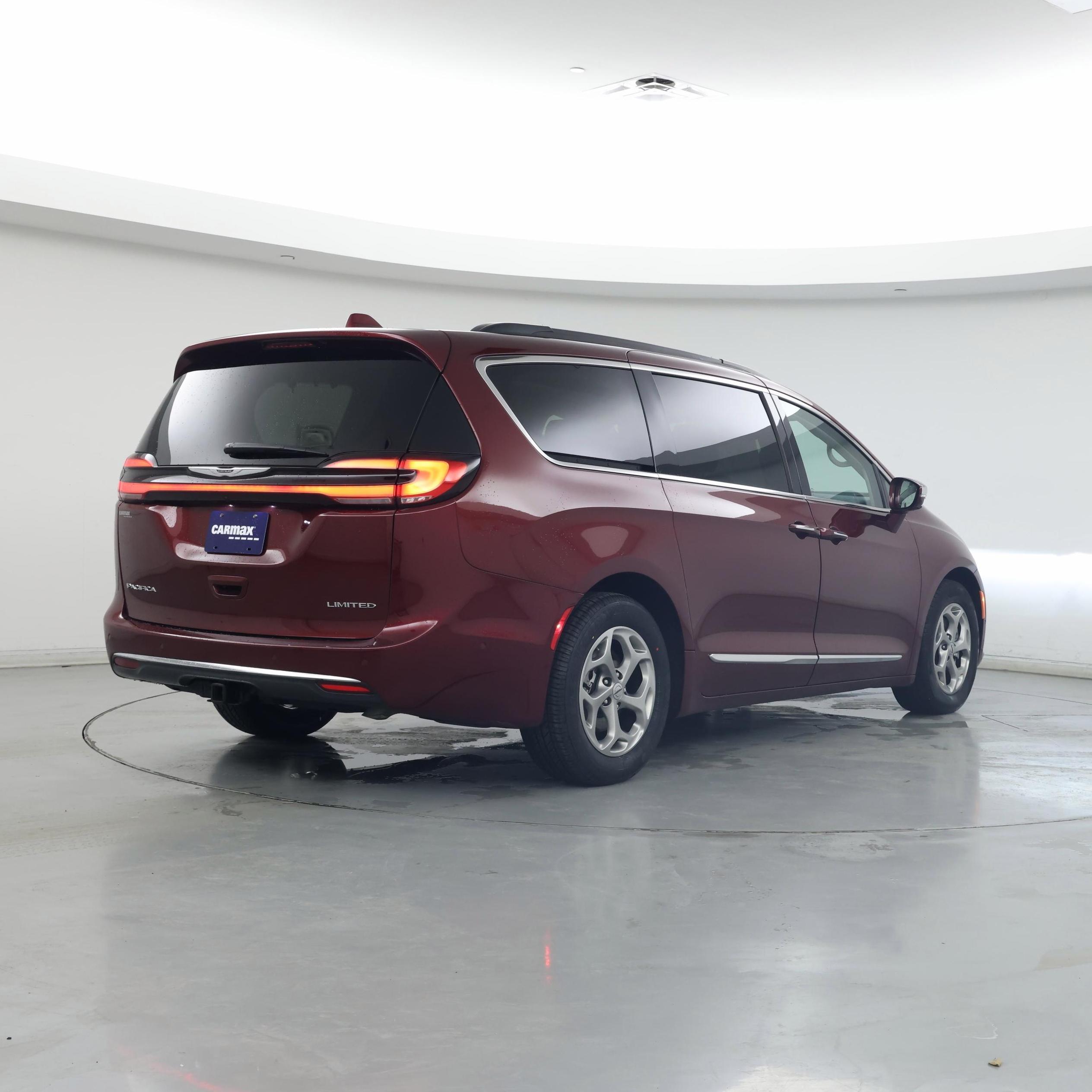 Thumbnail: 2022 Chrysler Pacifica - 8