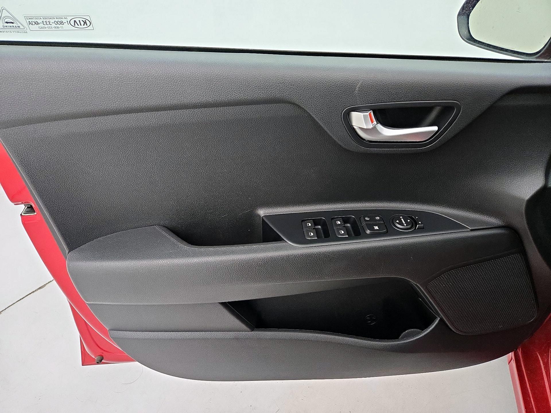 Thumbnail: 2020 Kia Rio5 - 12