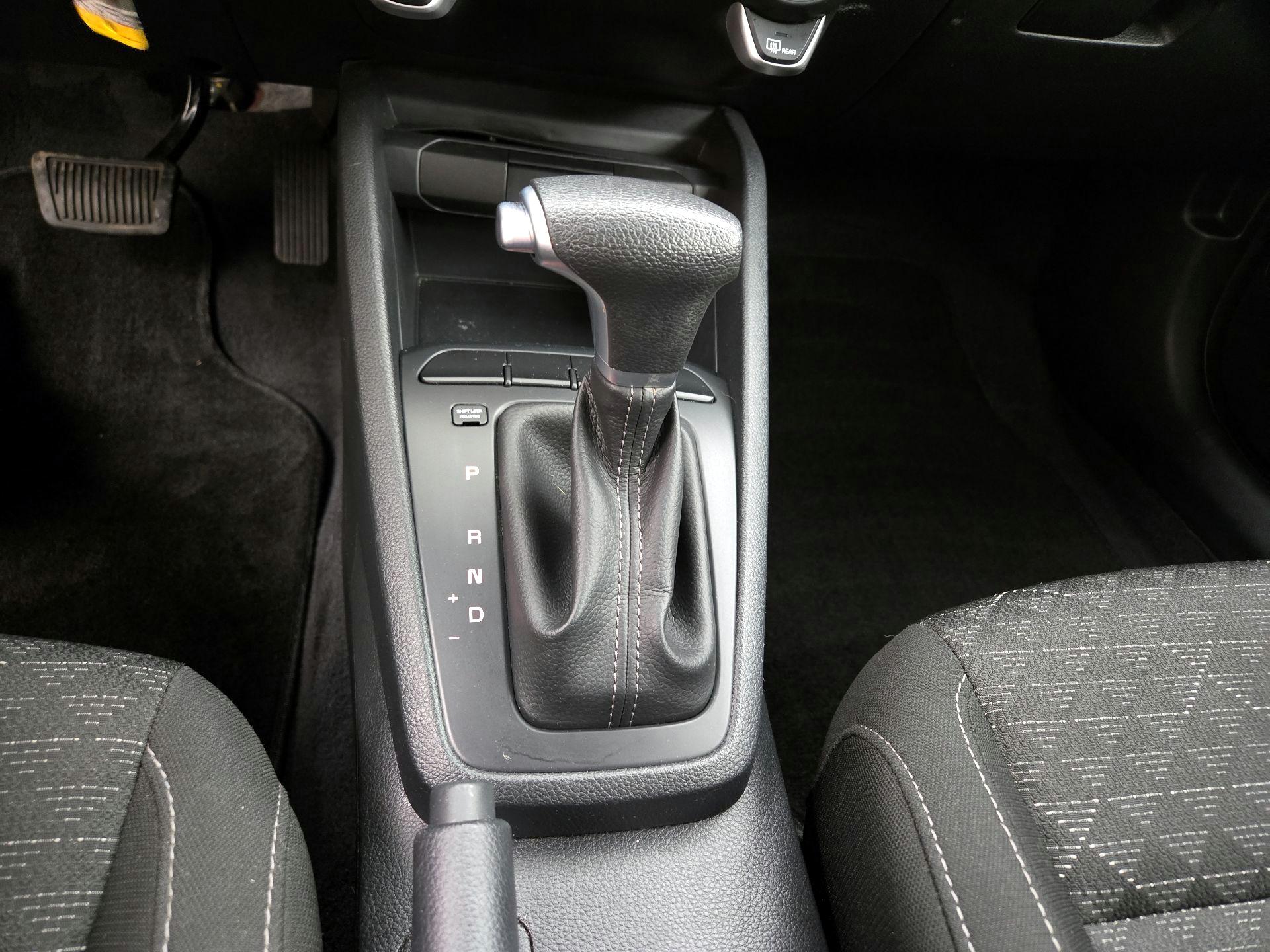 Thumbnail: 2020 Kia Rio5 - 17