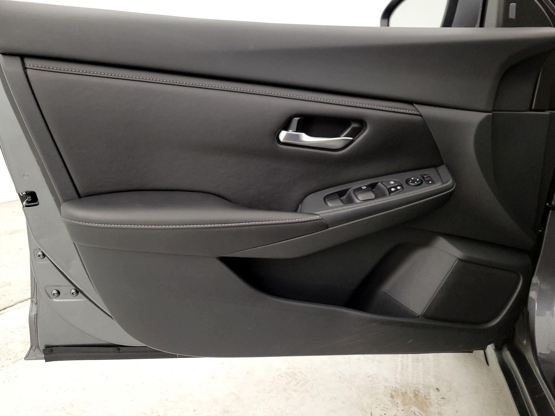 Thumbnail: 2021 Nissan Sentra - 12