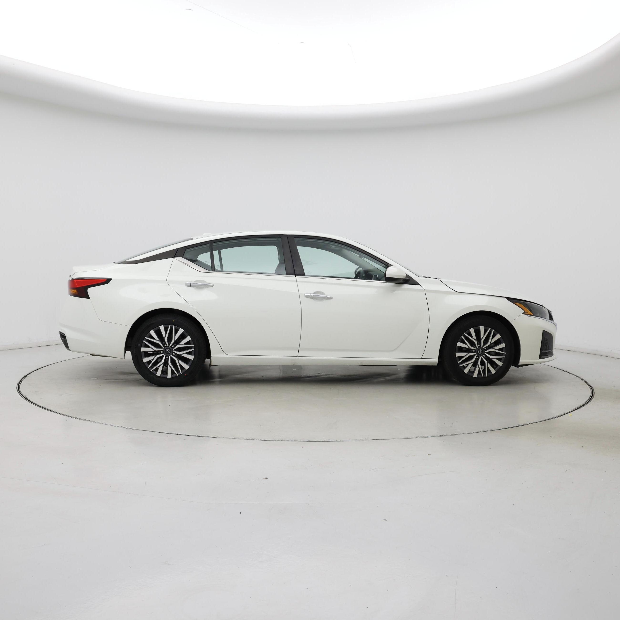 Thumbnail: 2023 Nissan Altima - 7