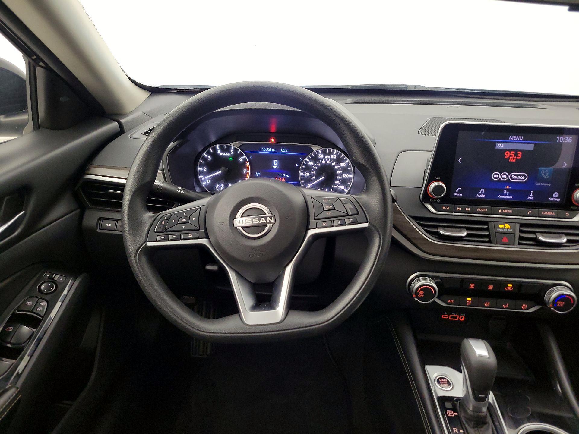 Thumbnail: 2023 Nissan Altima - 10