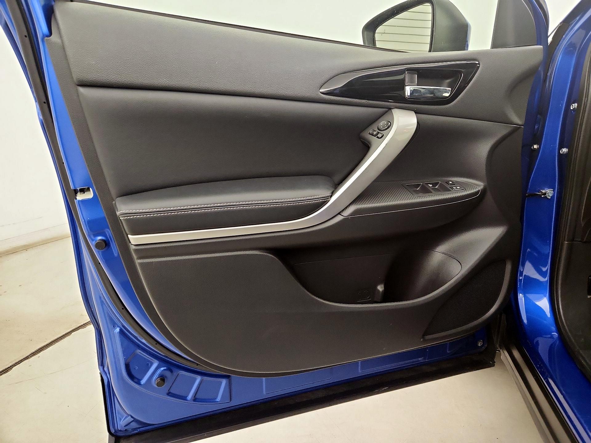 Thumbnail: 2022 Mitsubishi Eclipse Cross - 12