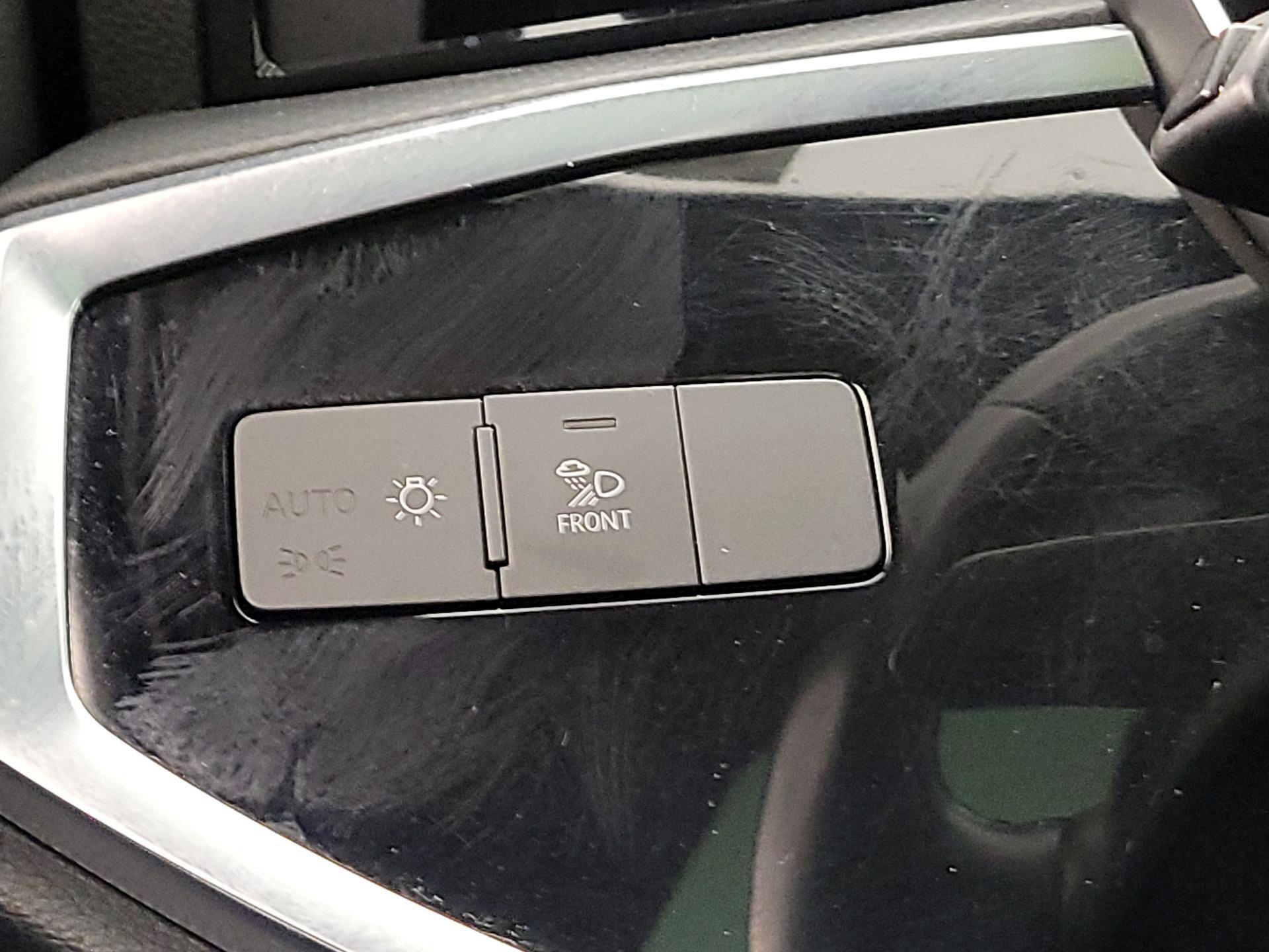 Thumbnail: 2023 Audi Q3 - 13