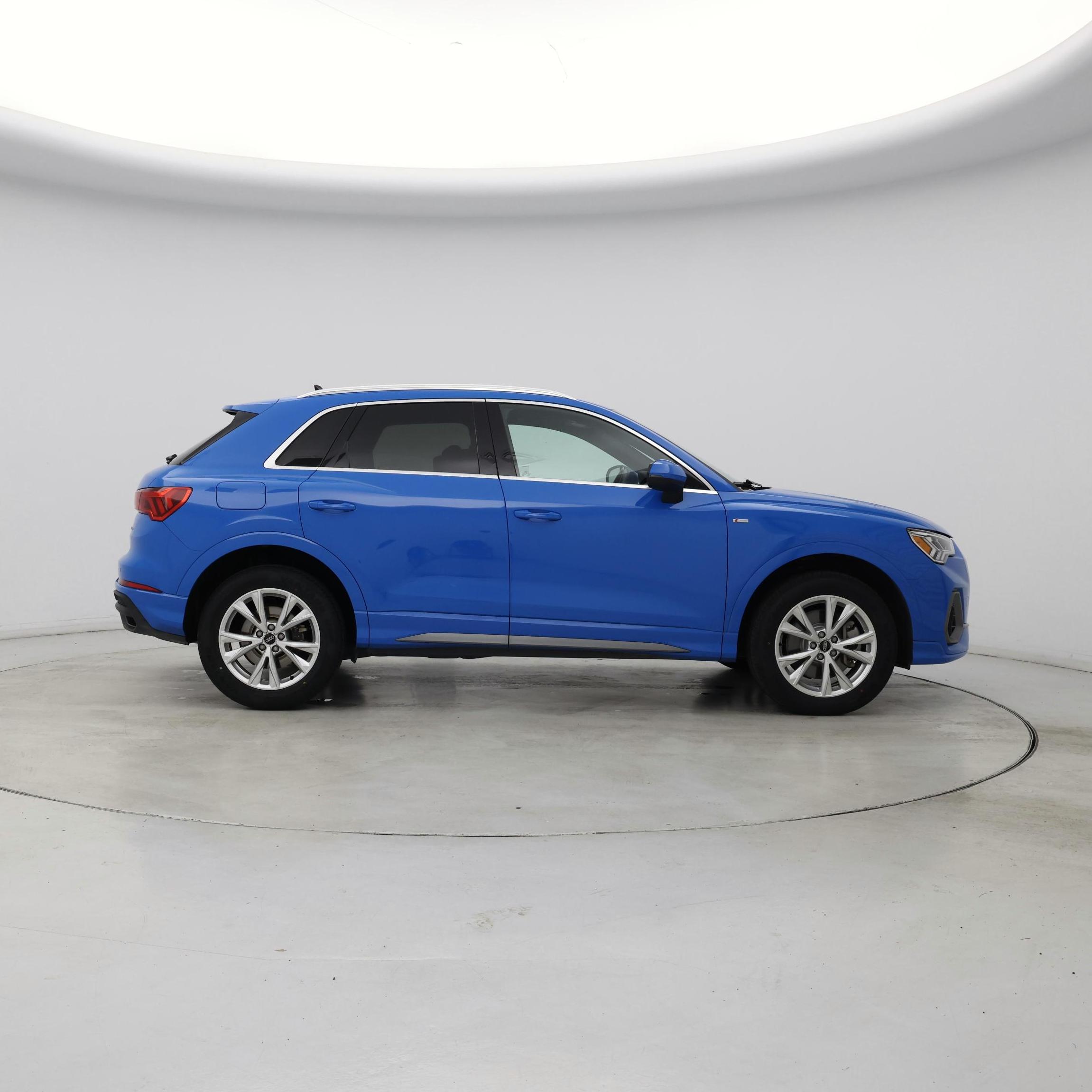 Thumbnail: 2023 Audi Q3 - 7