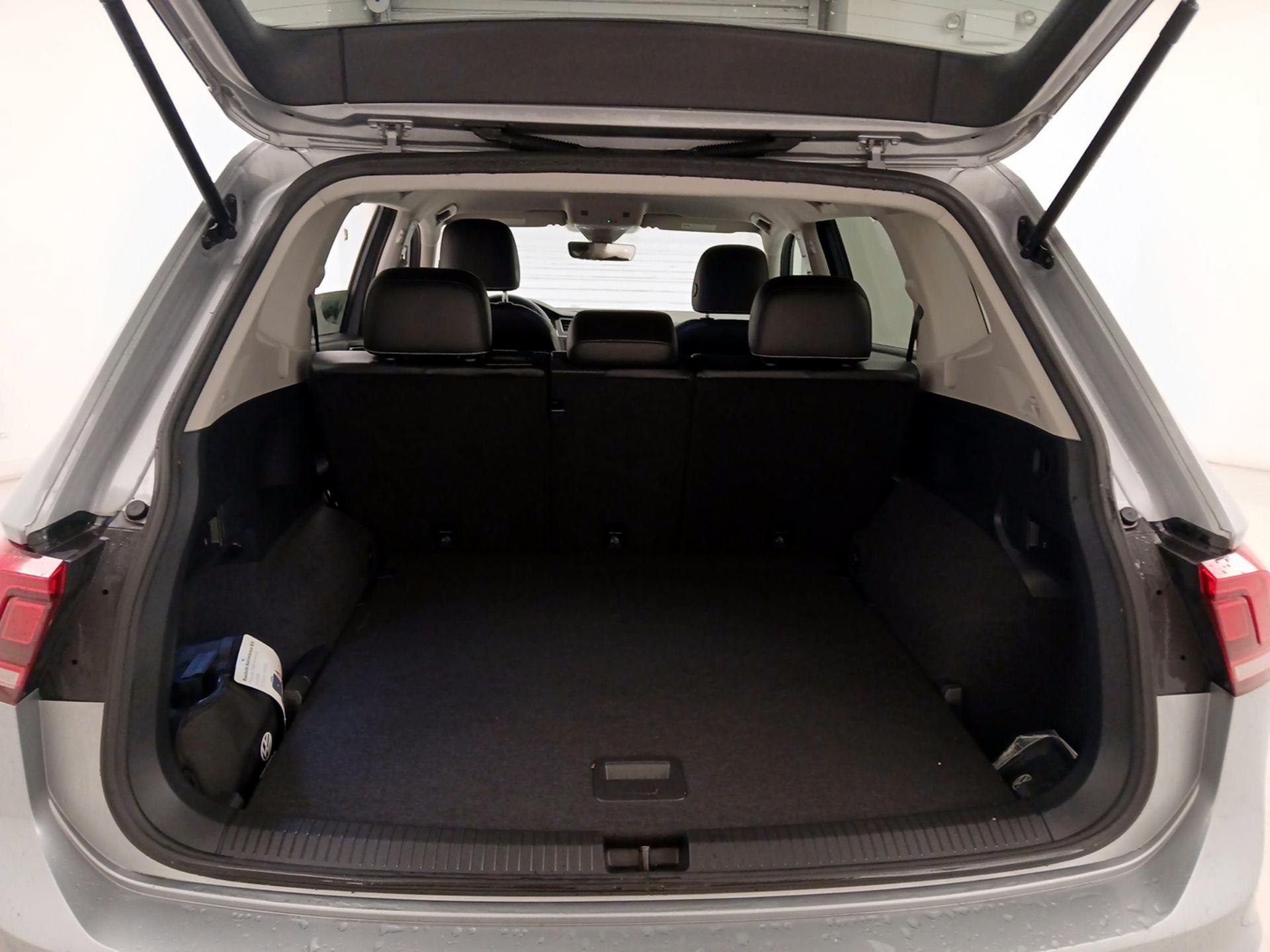 Thumbnail: 2022 Volkswagen Tiguan - 20