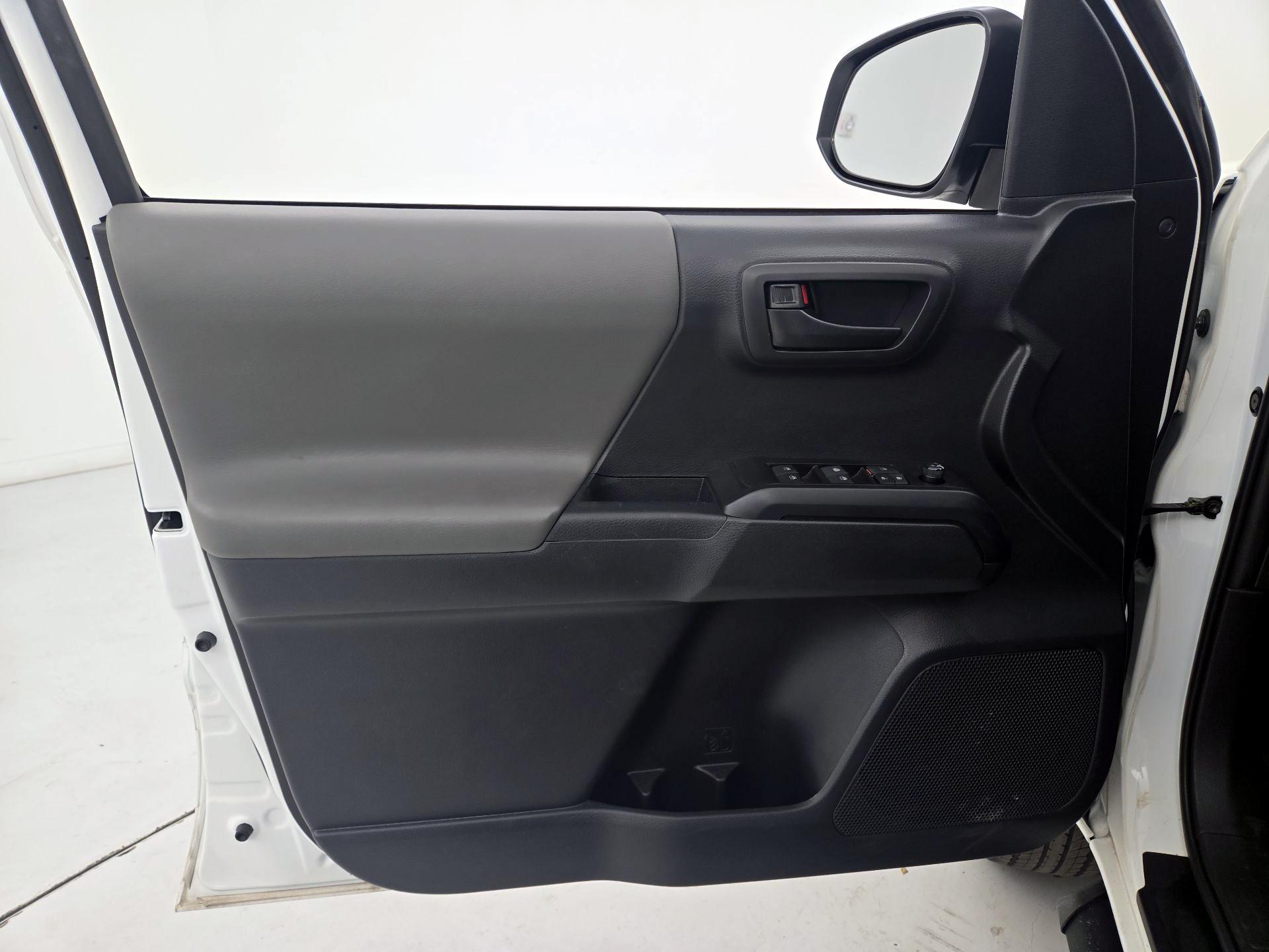 Thumbnail: 2022 Toyota Tacoma - 12