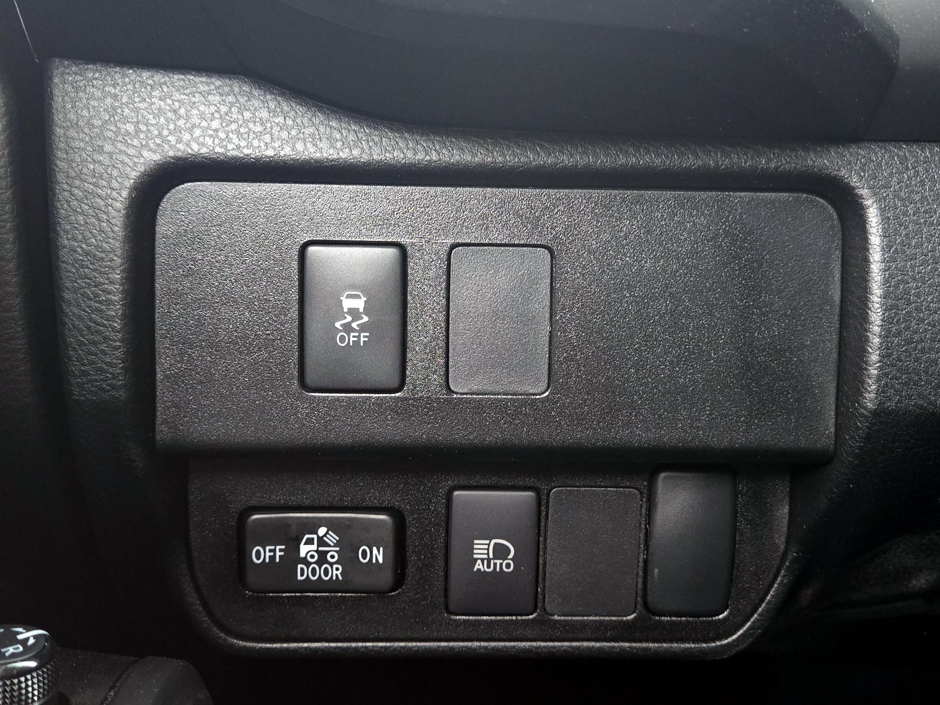 Thumbnail: 2022 Toyota Tacoma - 13