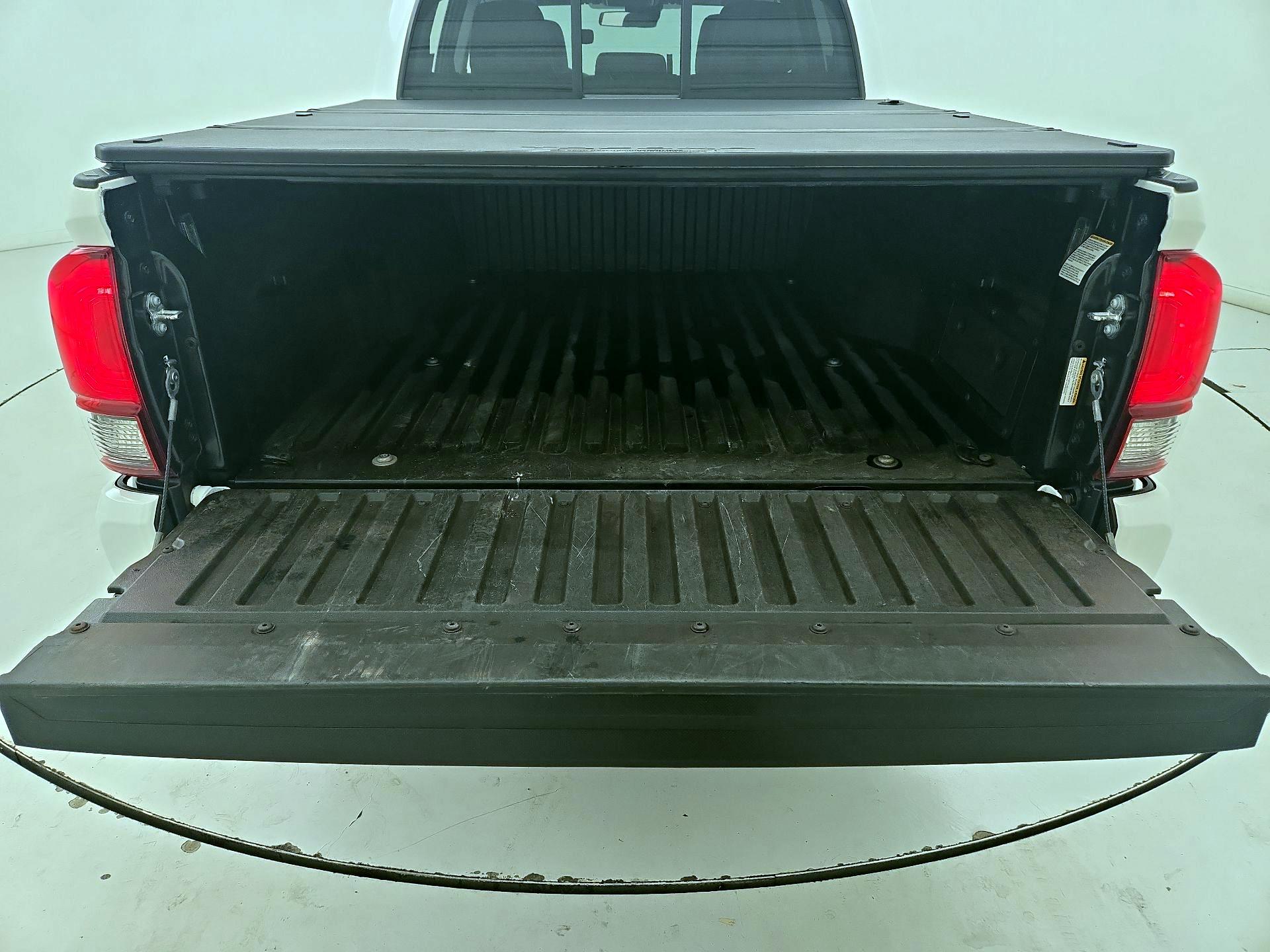 Thumbnail: 2022 Toyota Tacoma - 20